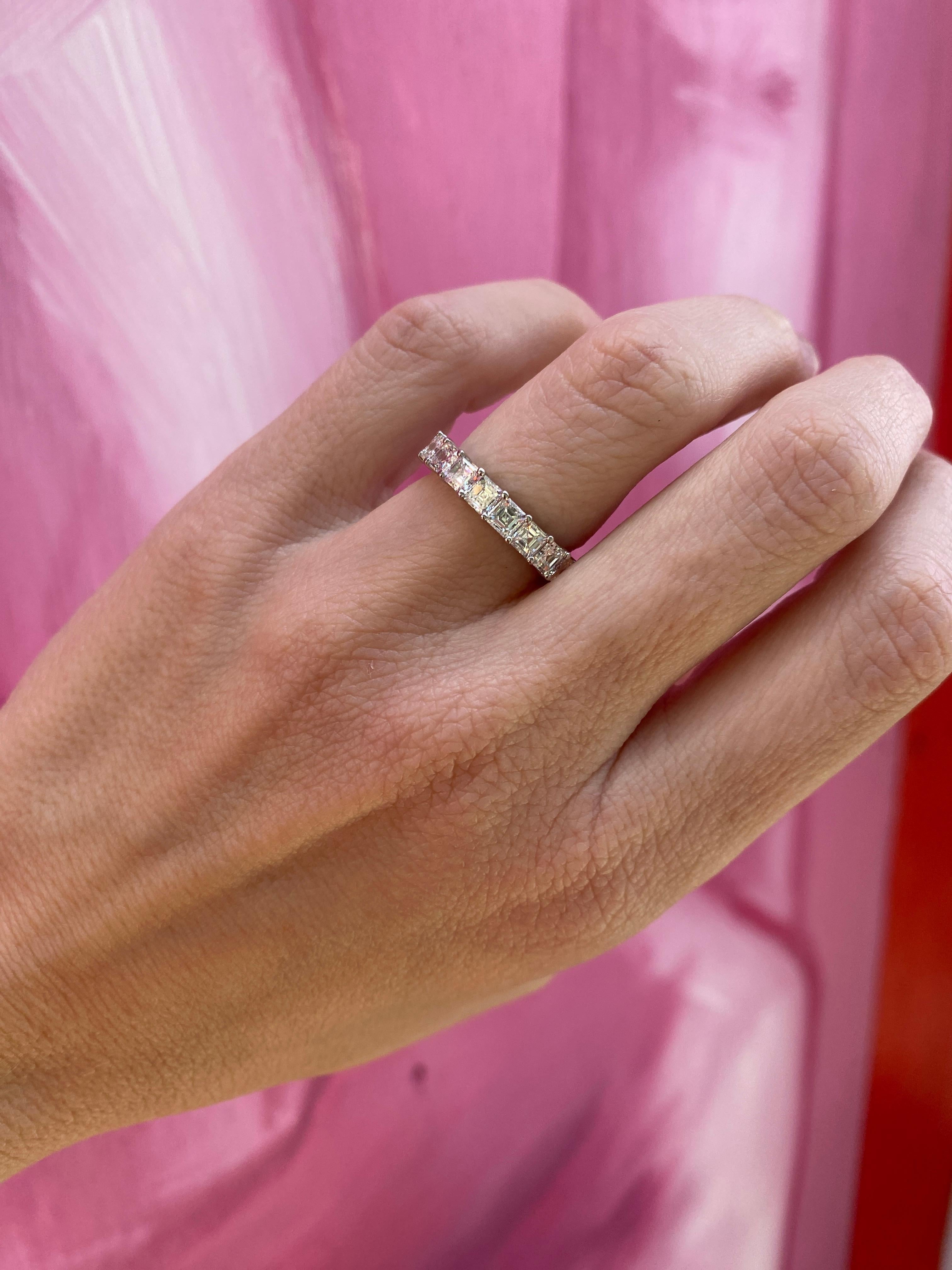 Anillo de eternidad de platino con diamantes talla Asscher de 3,96 ctw en venta 7
