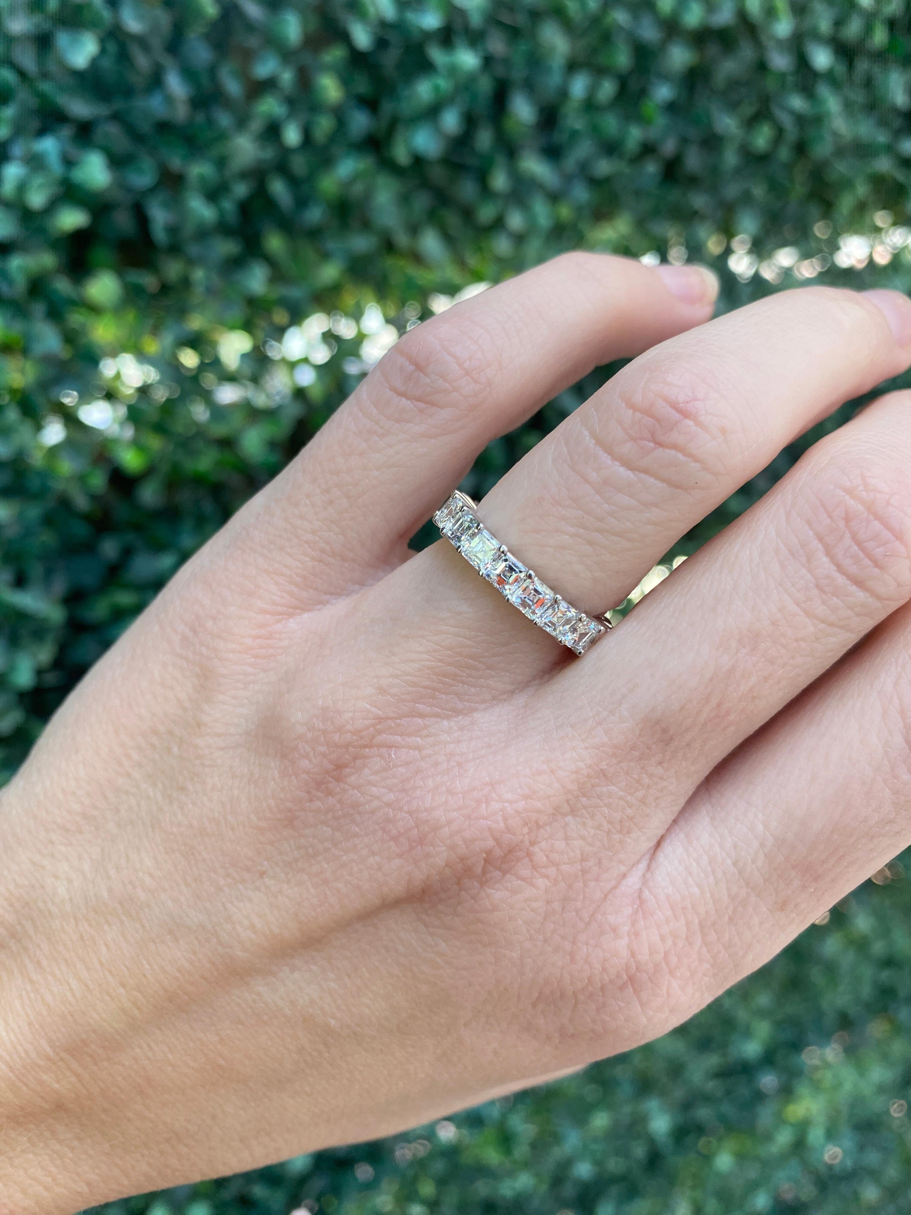 Anillo de eternidad de platino con diamantes talla Asscher de 3,96 ctw en venta 9