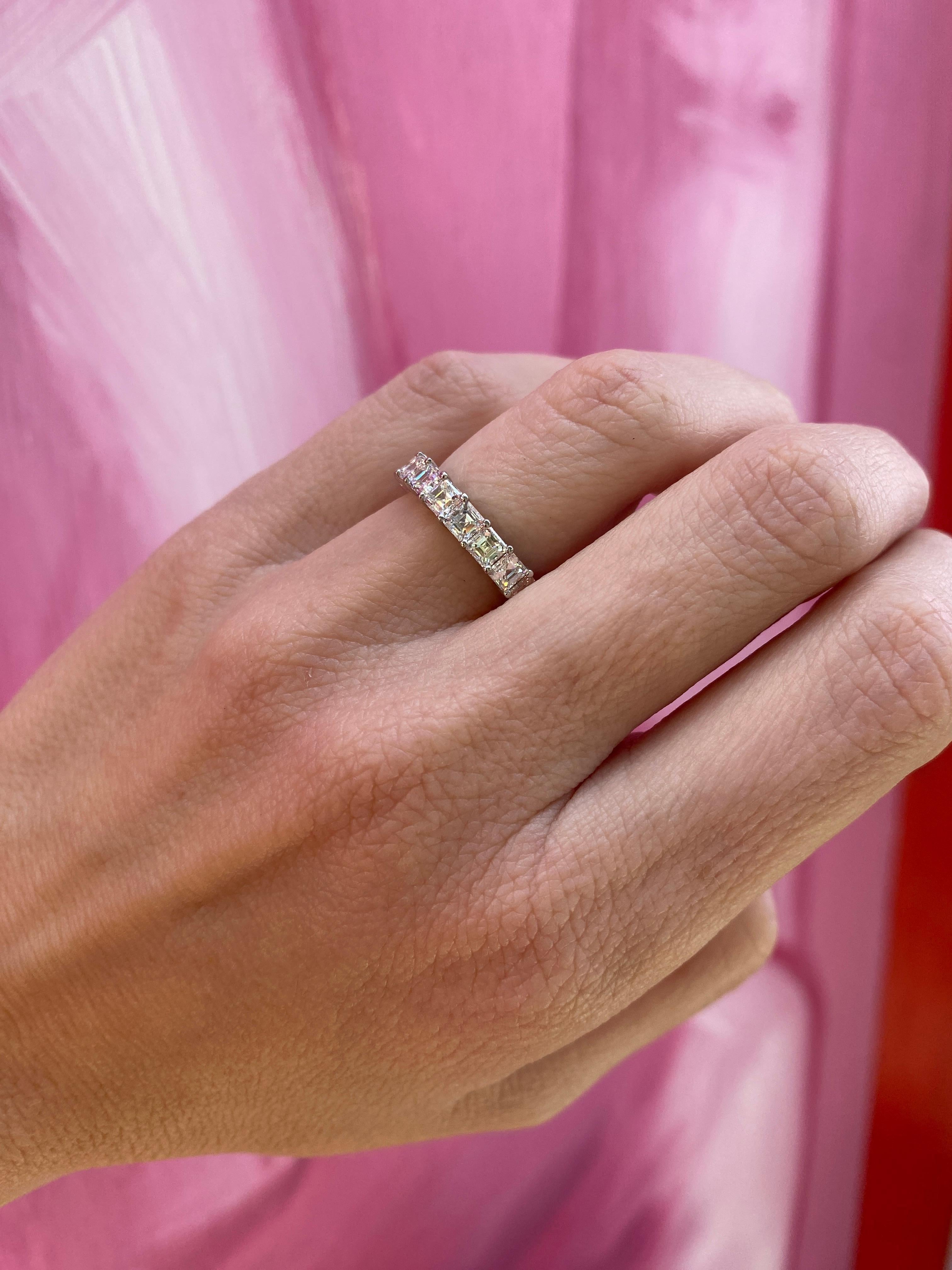 Anillo de eternidad de platino con diamantes talla Asscher de 3,96 ctw en venta 10