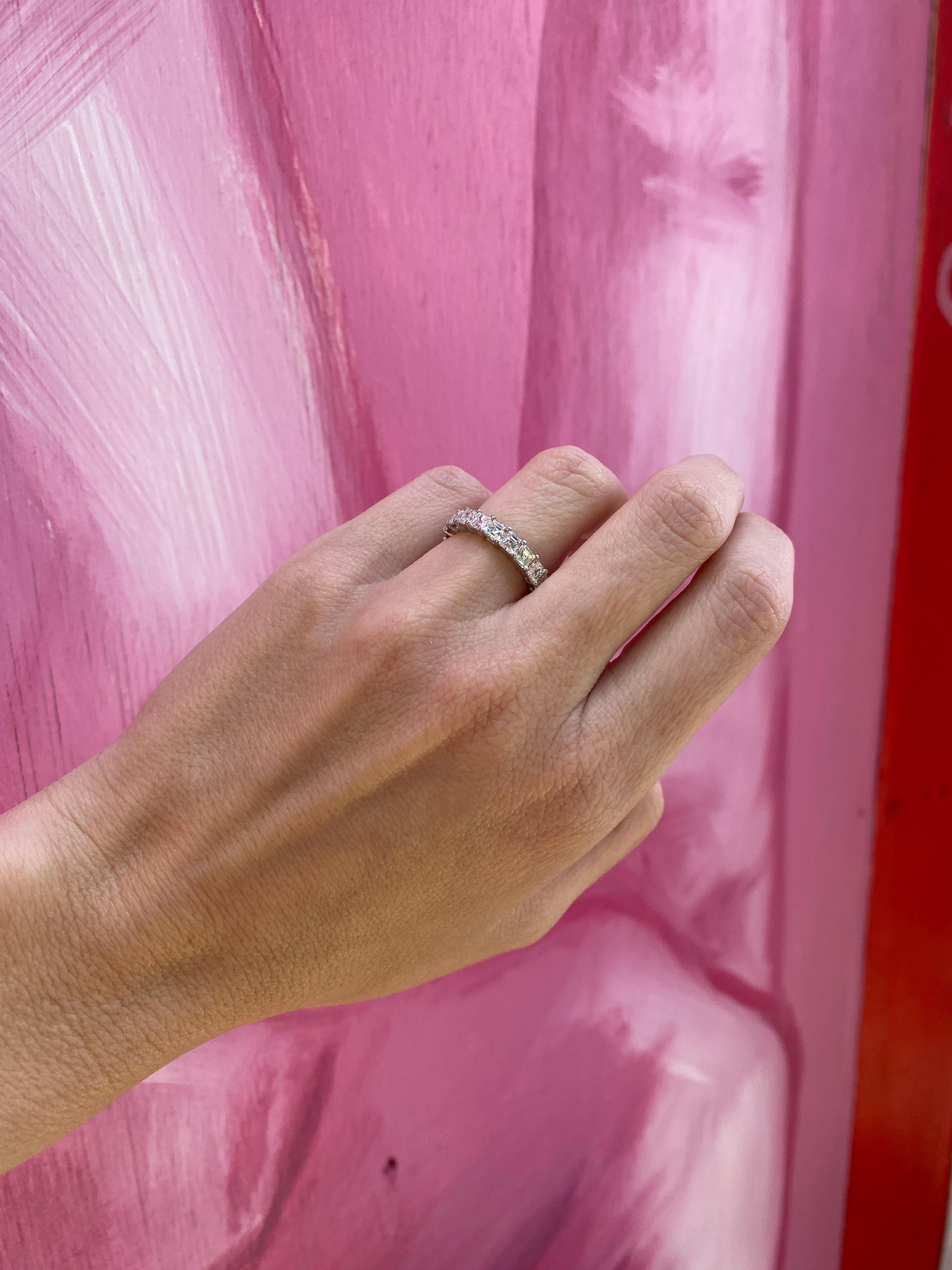 Anillo de eternidad de platino con diamantes talla Asscher de 3,96 ctw en venta 12
