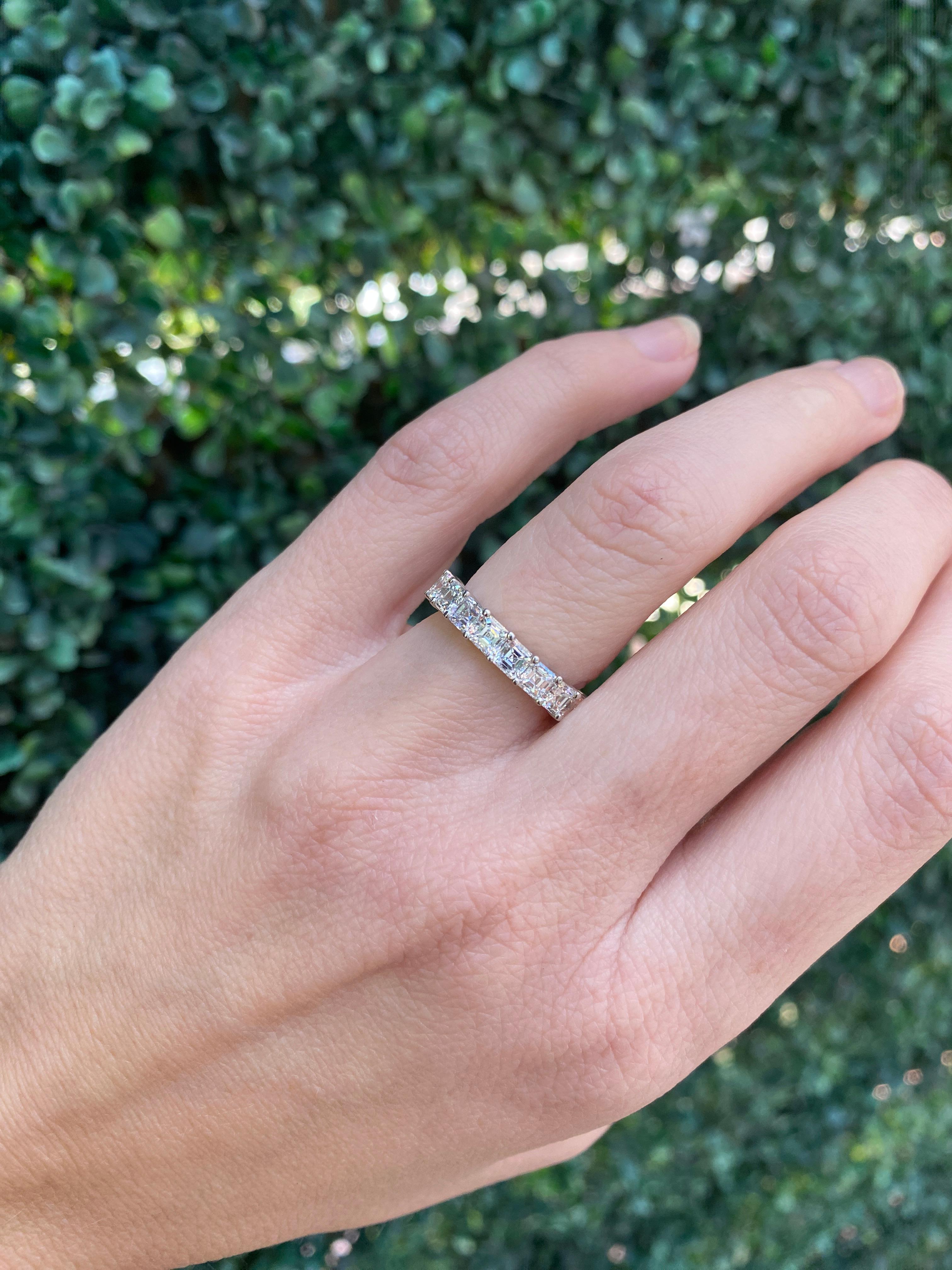 Anillo de eternidad de platino con diamantes talla Asscher de 3,96 ctw en venta 4