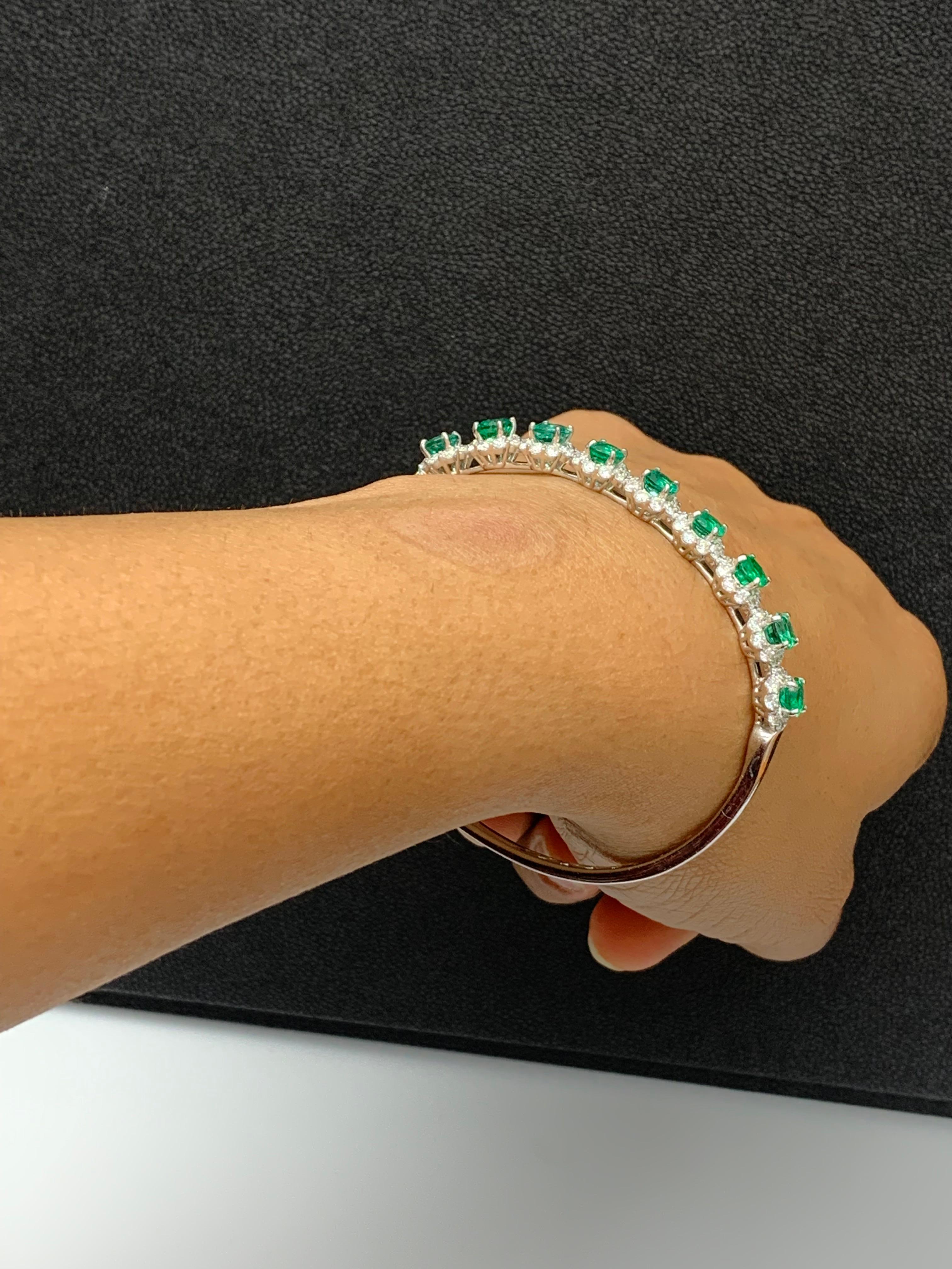 3.97 Carat Brilliant Cut Emerald and Diamond Bangle Bracelet in 18k White Gold For Sale 2