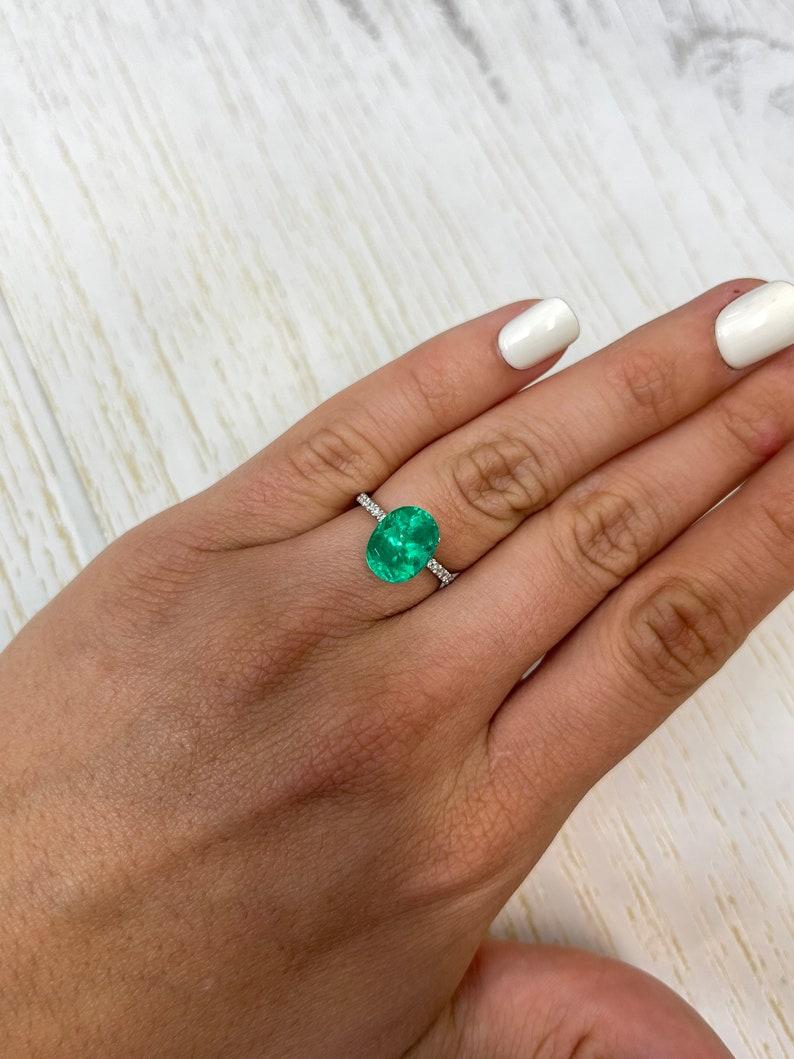 3,97 Quilates Esmeralda Verde Colombiana Muzo Talla Oval - Gema Natal de Mayo en venta 2
