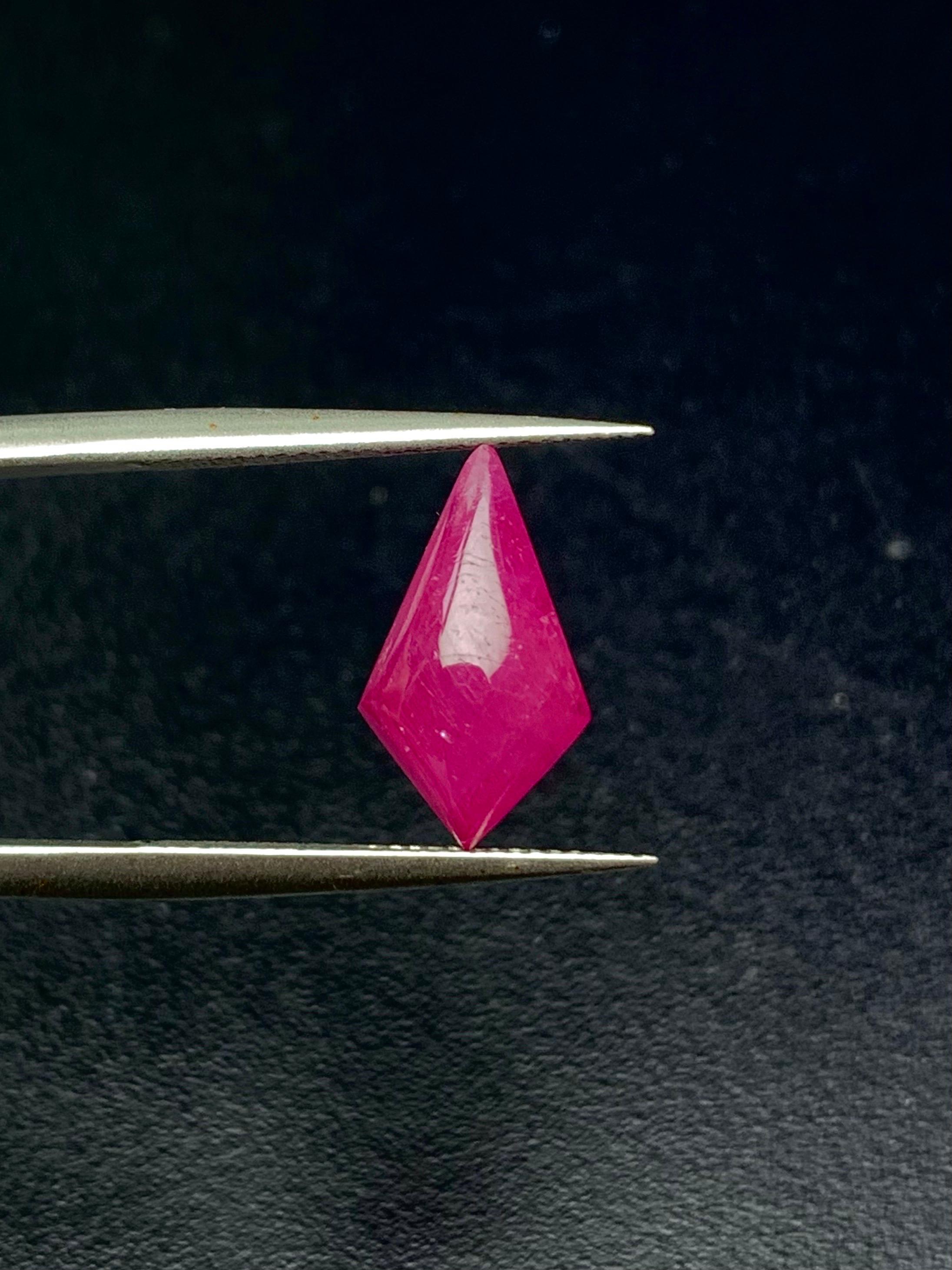 3.97 Ct Natürlicher Rubin Ungehärteter Cabochon Rote Farbe Edelstein für Damen oder Herren im Angebot