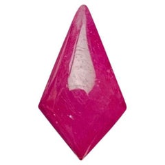 3.97 Ct Natürlicher Rubin Ungehärteter Cabochon Rote Farbe Edelstein 3.97 Ct Natürlicher Rubin Ungehärteter Cabochon Rote Farbe Edelstein