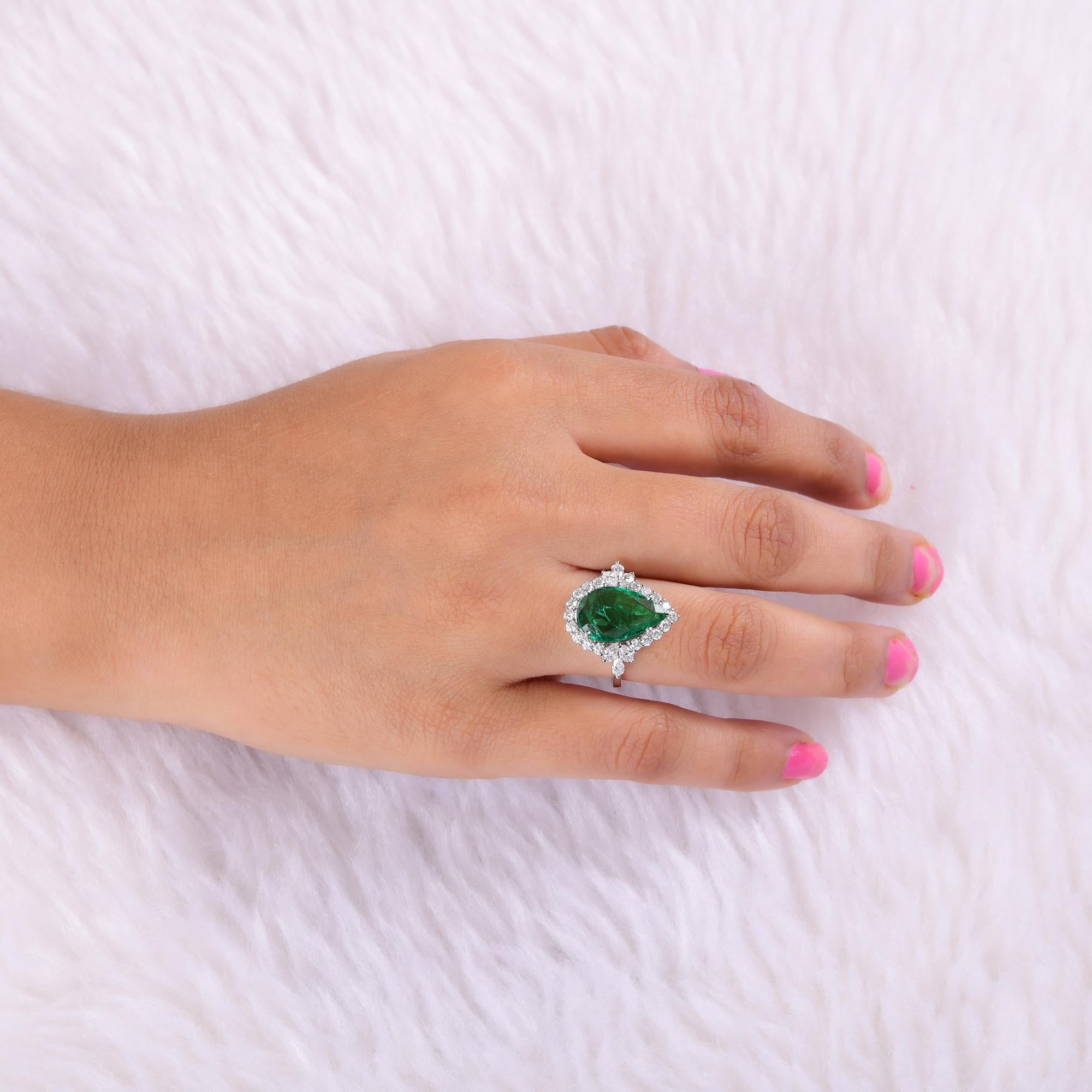 Im Angebot: 3.97Ct Natürlicher Sambischer Smaragd Diamant Halo Cocktail Ring 18 Karat Weißgold () 2