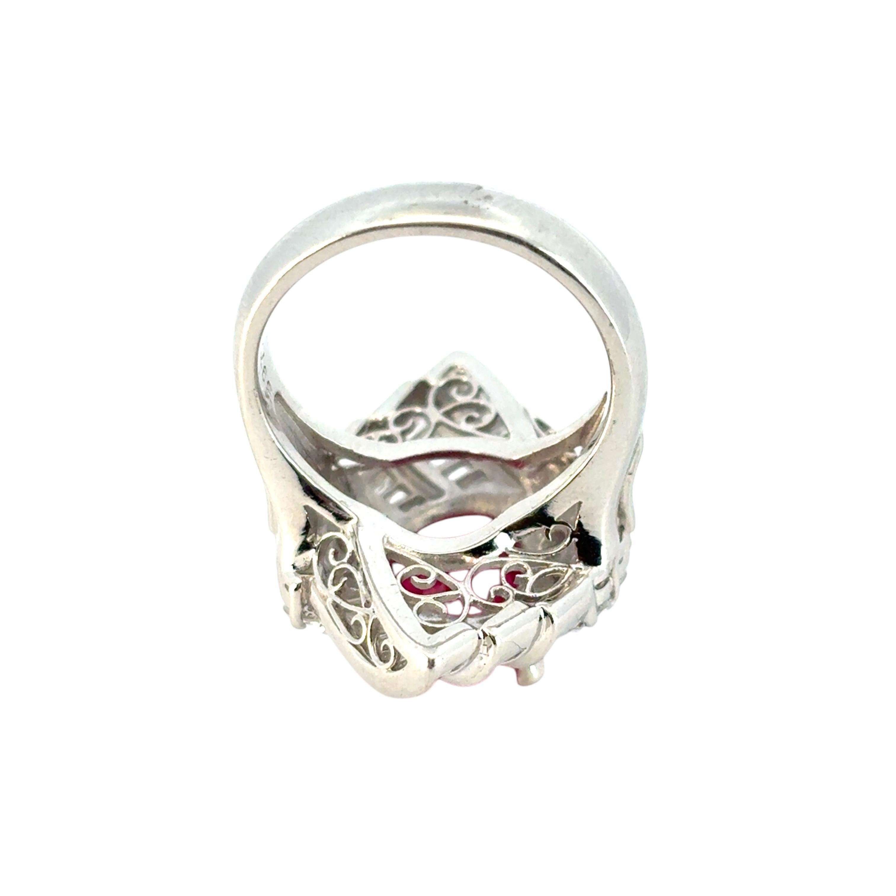Anillo de cóctel de platino con diamante y rubí talla cojín de 3,97 ctw en venta 3
