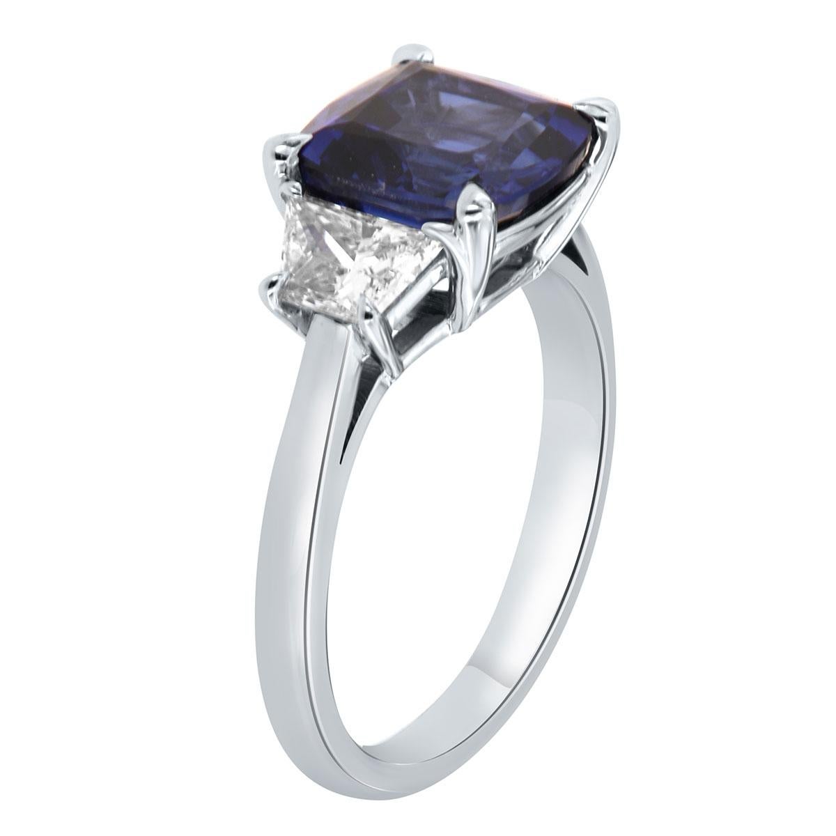 3,98 Karat Asscher-Schliff Lab Grown Blue Color Trapez Lab Grown Diamantring im Zustand „Neu“ in San Francisco, CA