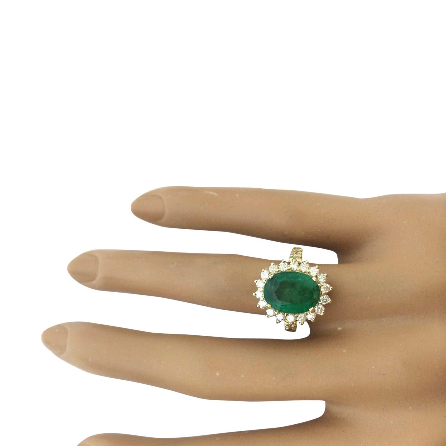 Emerald Diamond Ring In 14 Karat Solid Yellow Gold  In New Condition For Sale In Los Angeles, CA