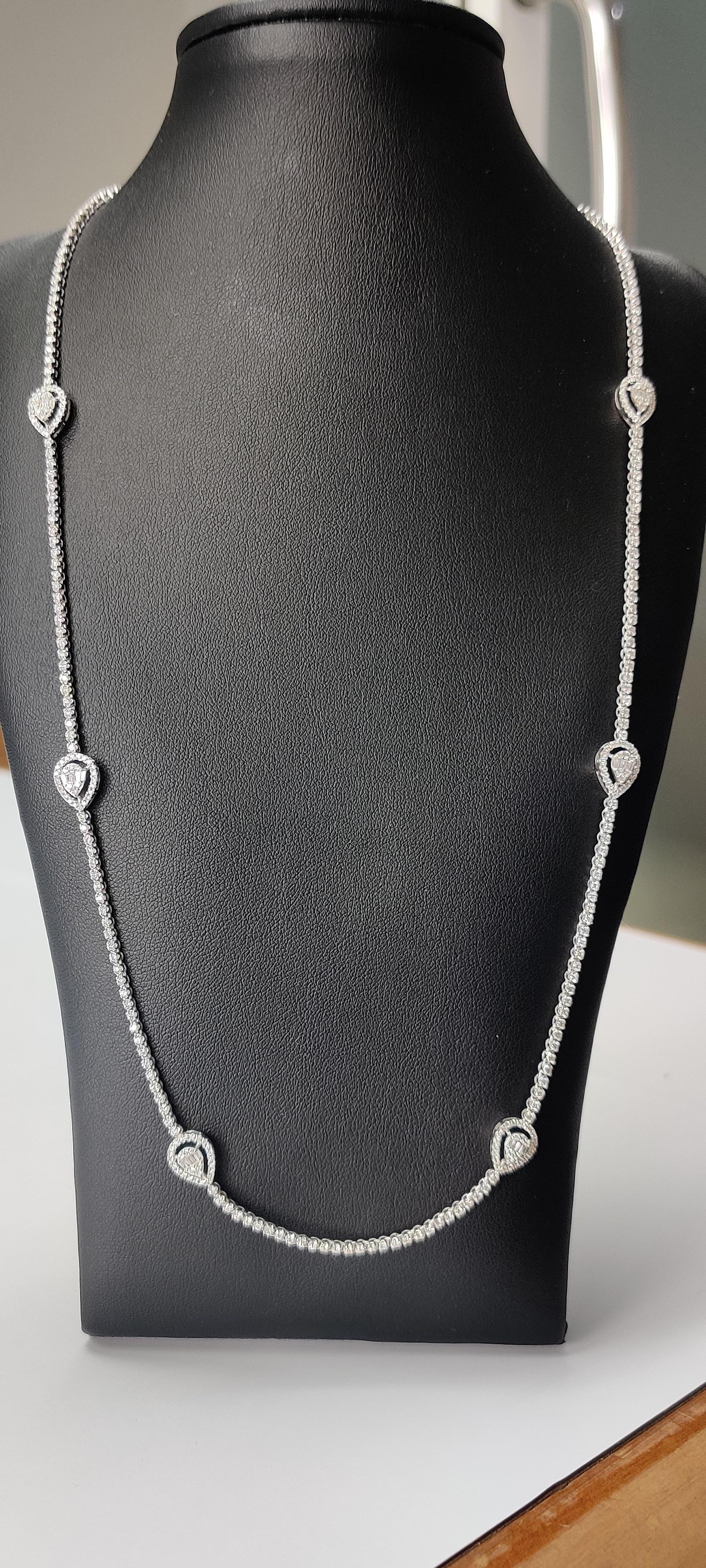 3.98 Ct Teardrop Diamonds studded 18K White Gold Necklace For Sale 7