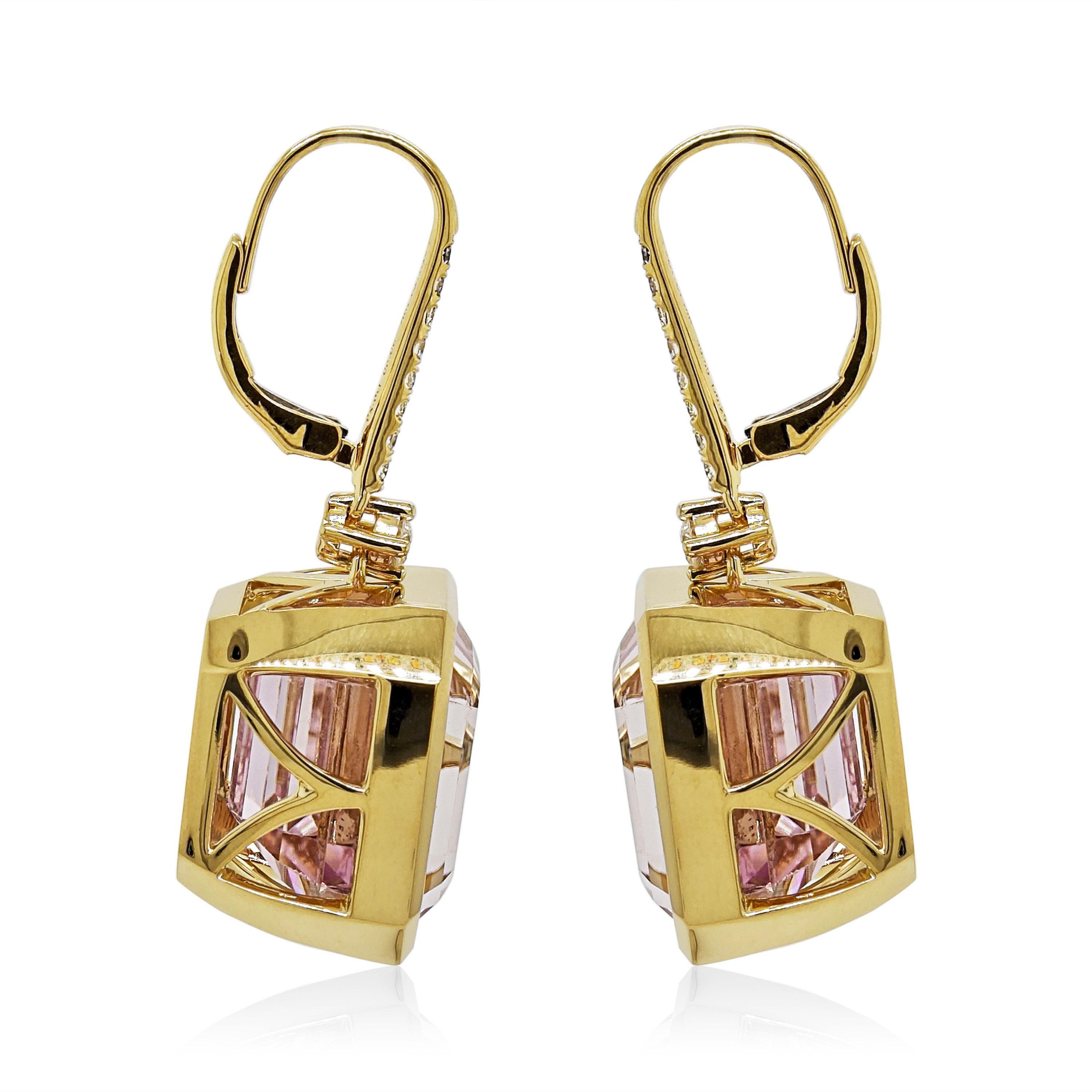 2 Kunzite Gemstones: 39.59 Carats
2 White Diamonds: 0.13 Carat, Round Cut
16 White Diamonds: 0.16 Carat, Round Cut
Metal: 18K Yellow Gold, 12.60 Grams