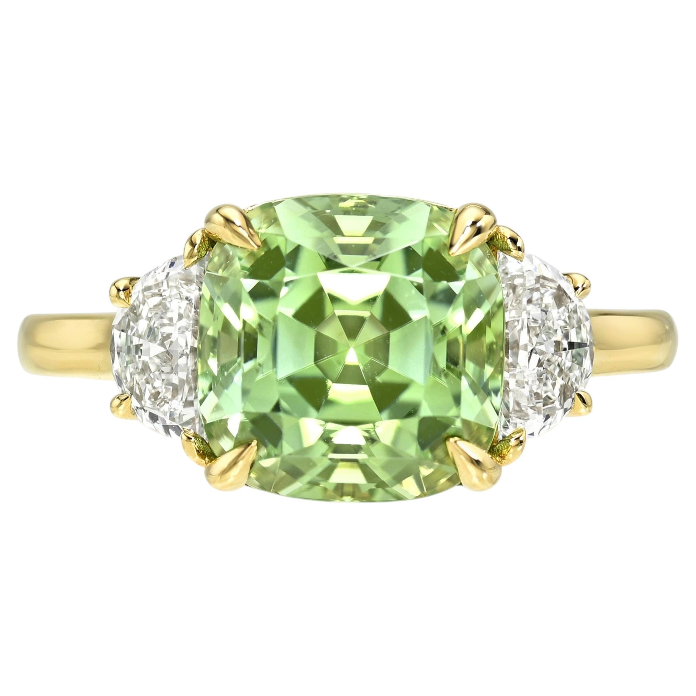 3,98ct Cushion Mint Grüner Turmalin Diamant Drei Stein Ring 18K Gelbgold