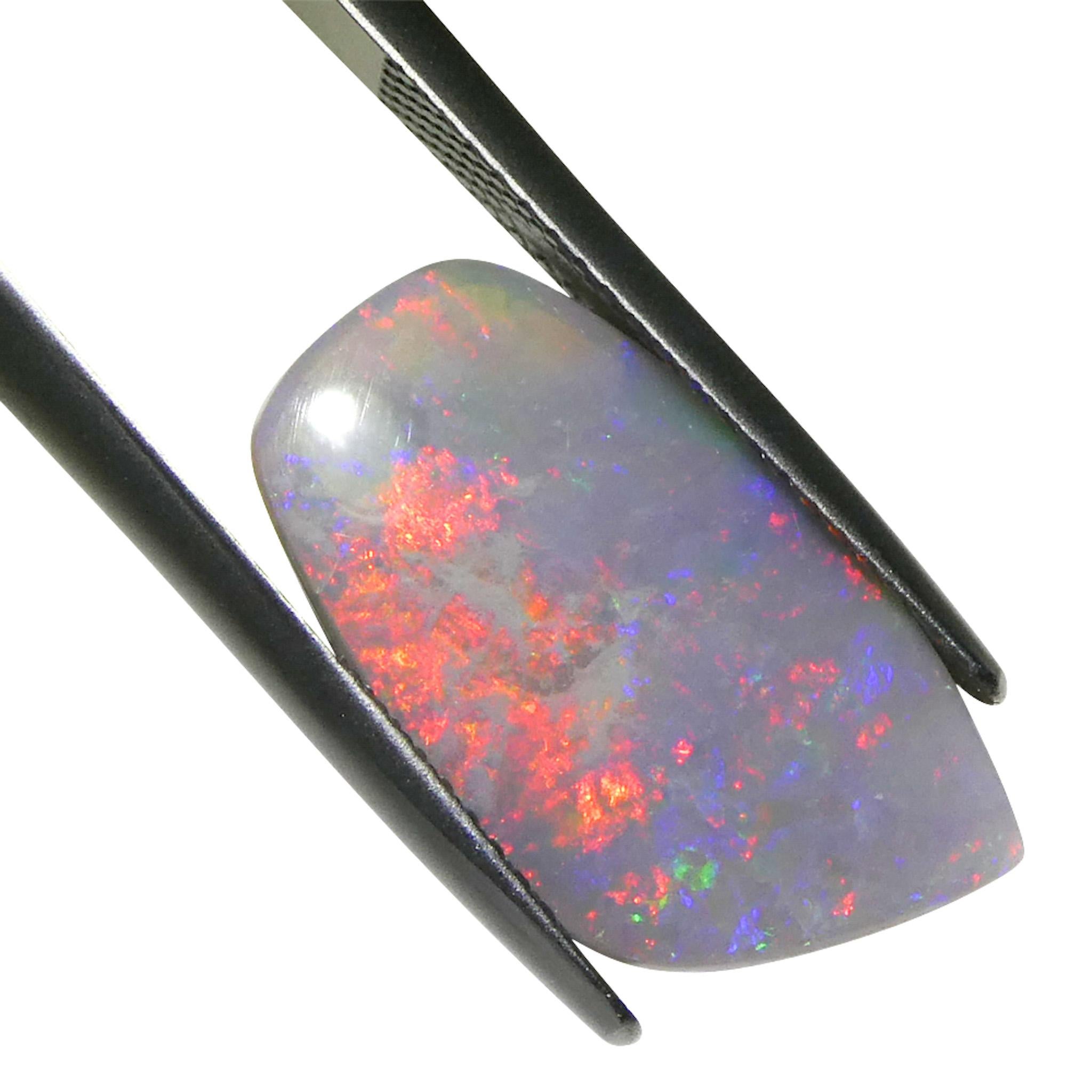 3,98ct Opale grigio cabochon a forma libera dall'Australia In condizioni Nuovo in vendita a Toronto, Ontario