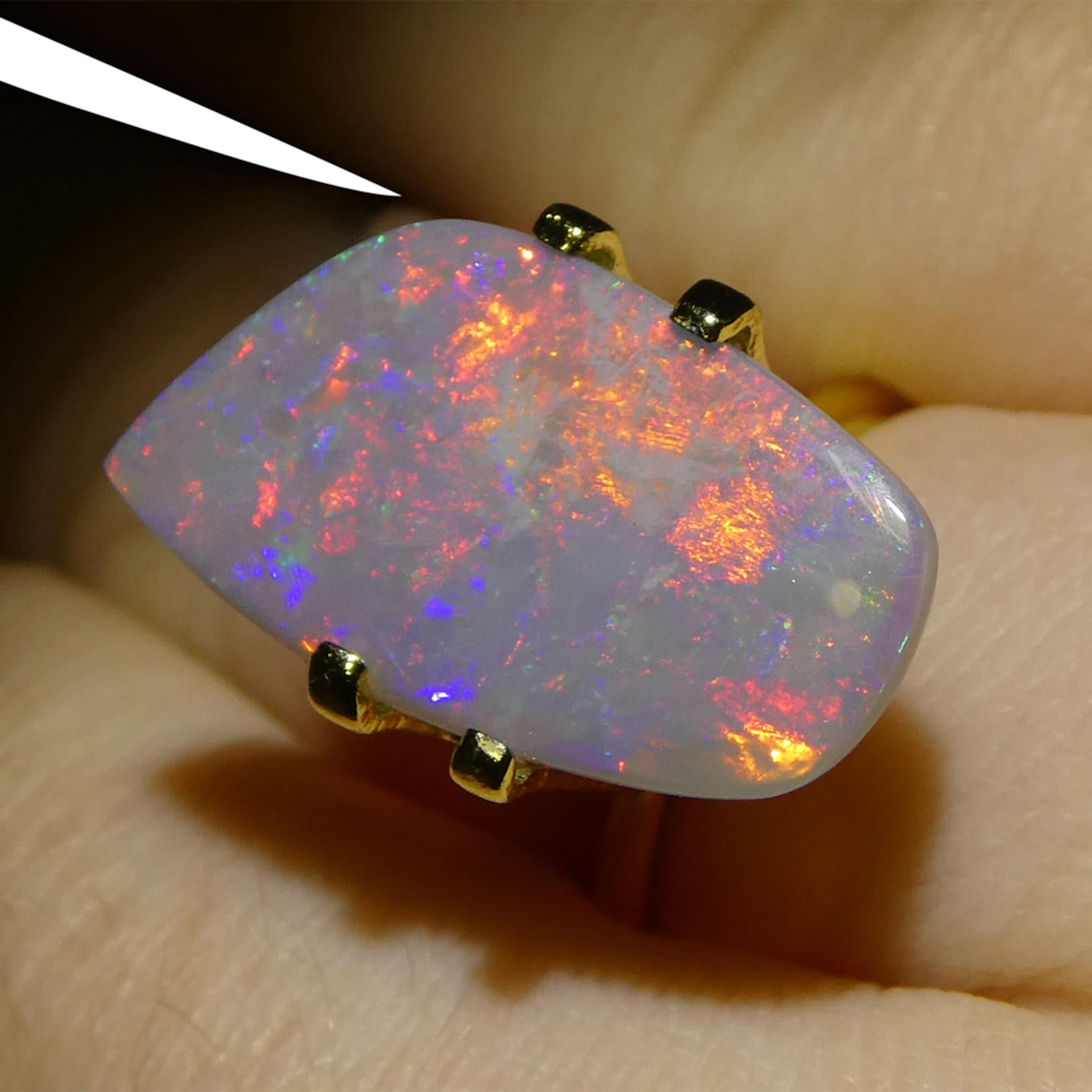 3,98ct Opale grigio cabochon a forma libera dall'Australia in vendita 1