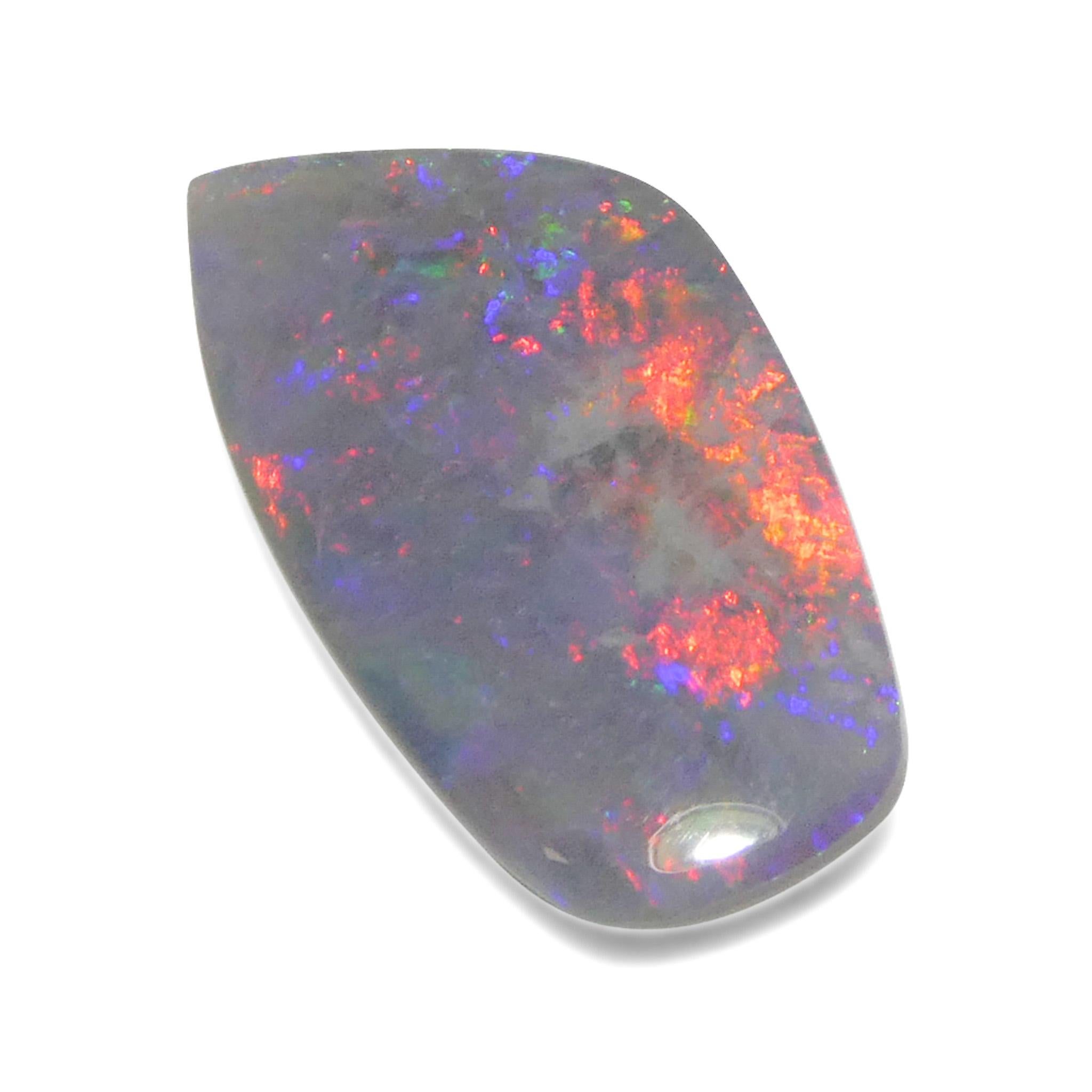 3,98ct Opale grigio cabochon a forma libera dall'Australia in vendita 2
