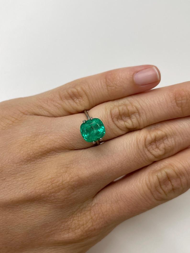 3,99 Karat Erdblauer kolumbianischer Smaragd im Chivor-Kissenschliff Mai Geburtsstein im Angebot 3