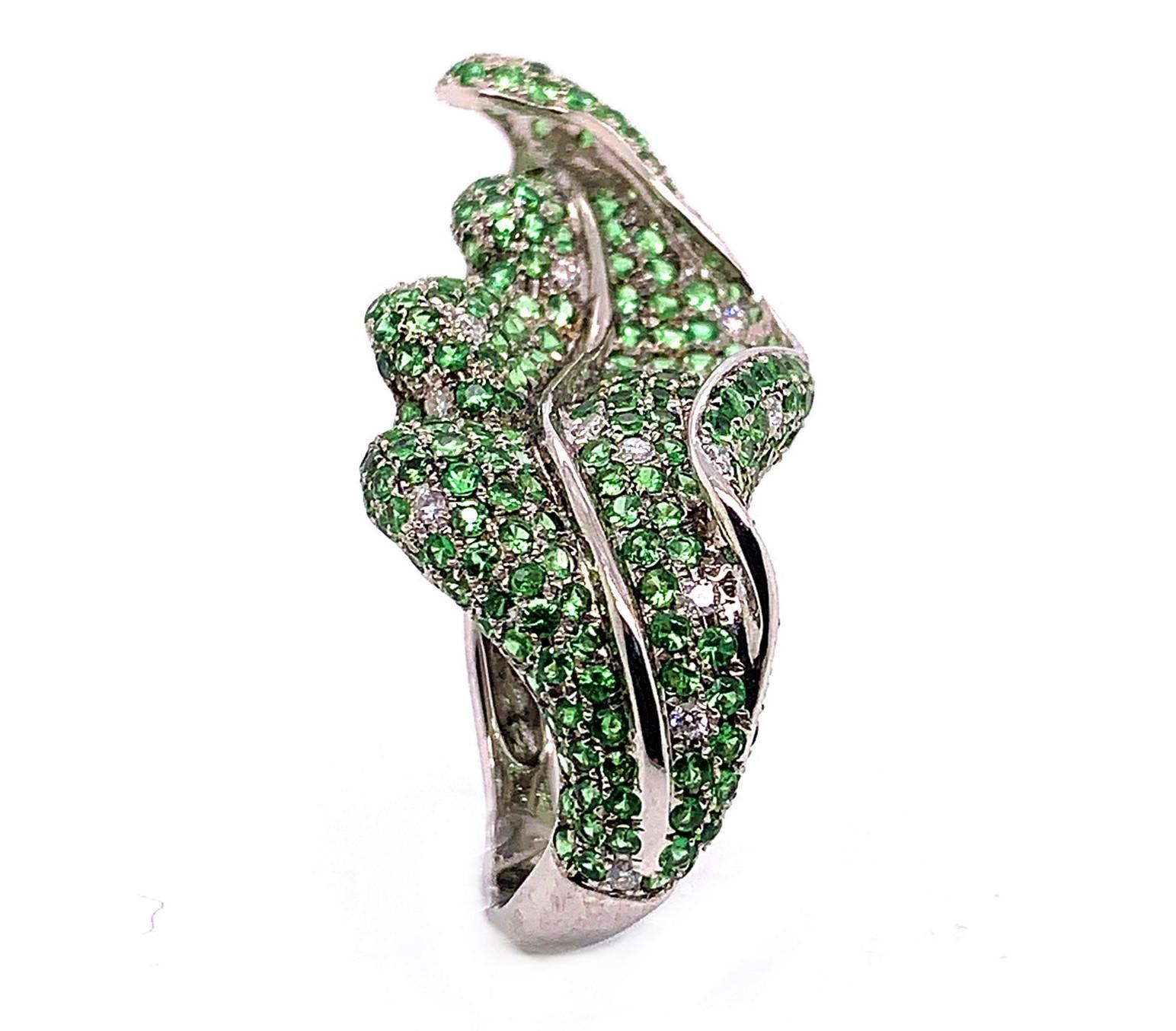 Contemporary 3.99 Carat Green Tsavorite and White Diamond Leaf Ring