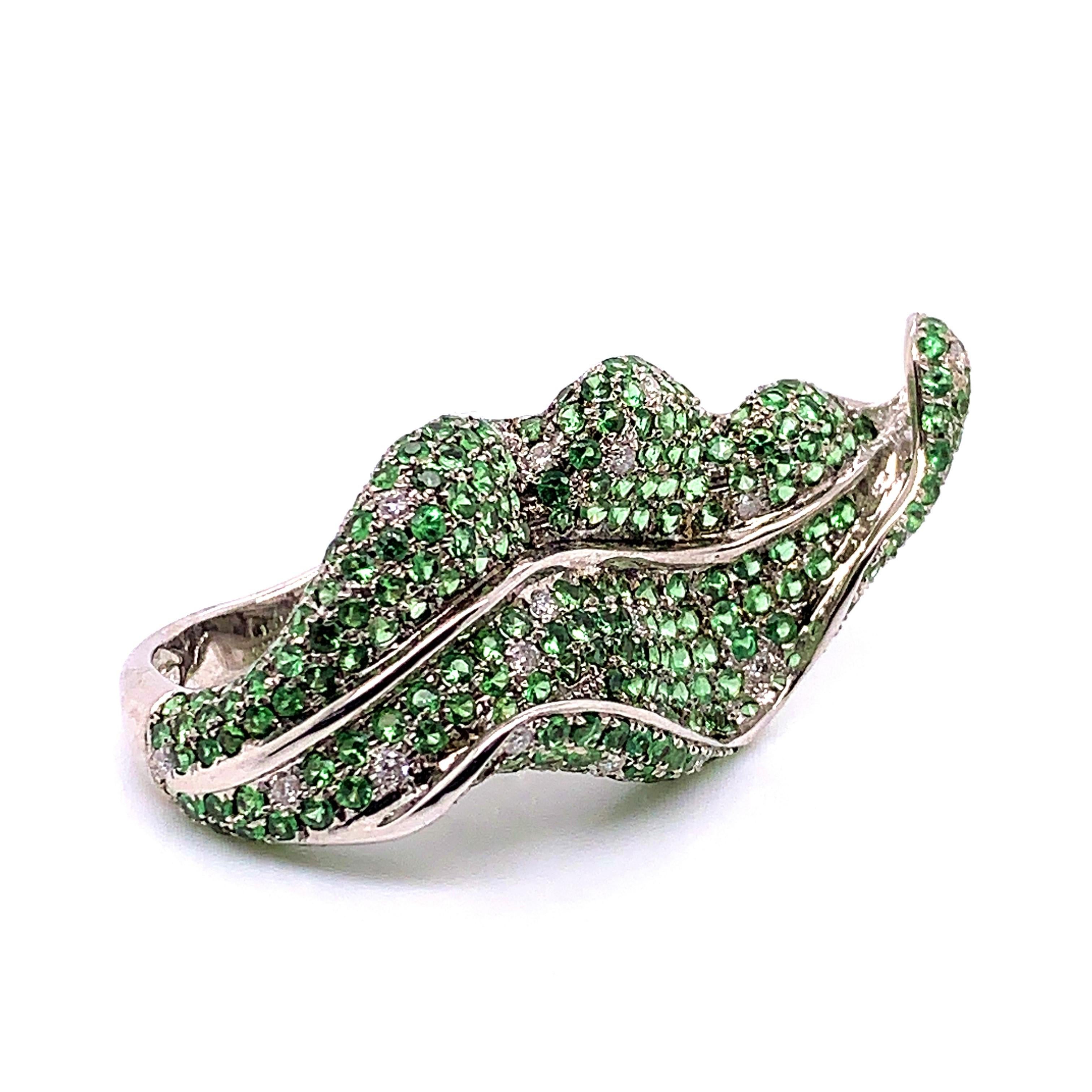 Round Cut 3.99 Carat Green Tsavorite and White Diamond Leaf Ring
