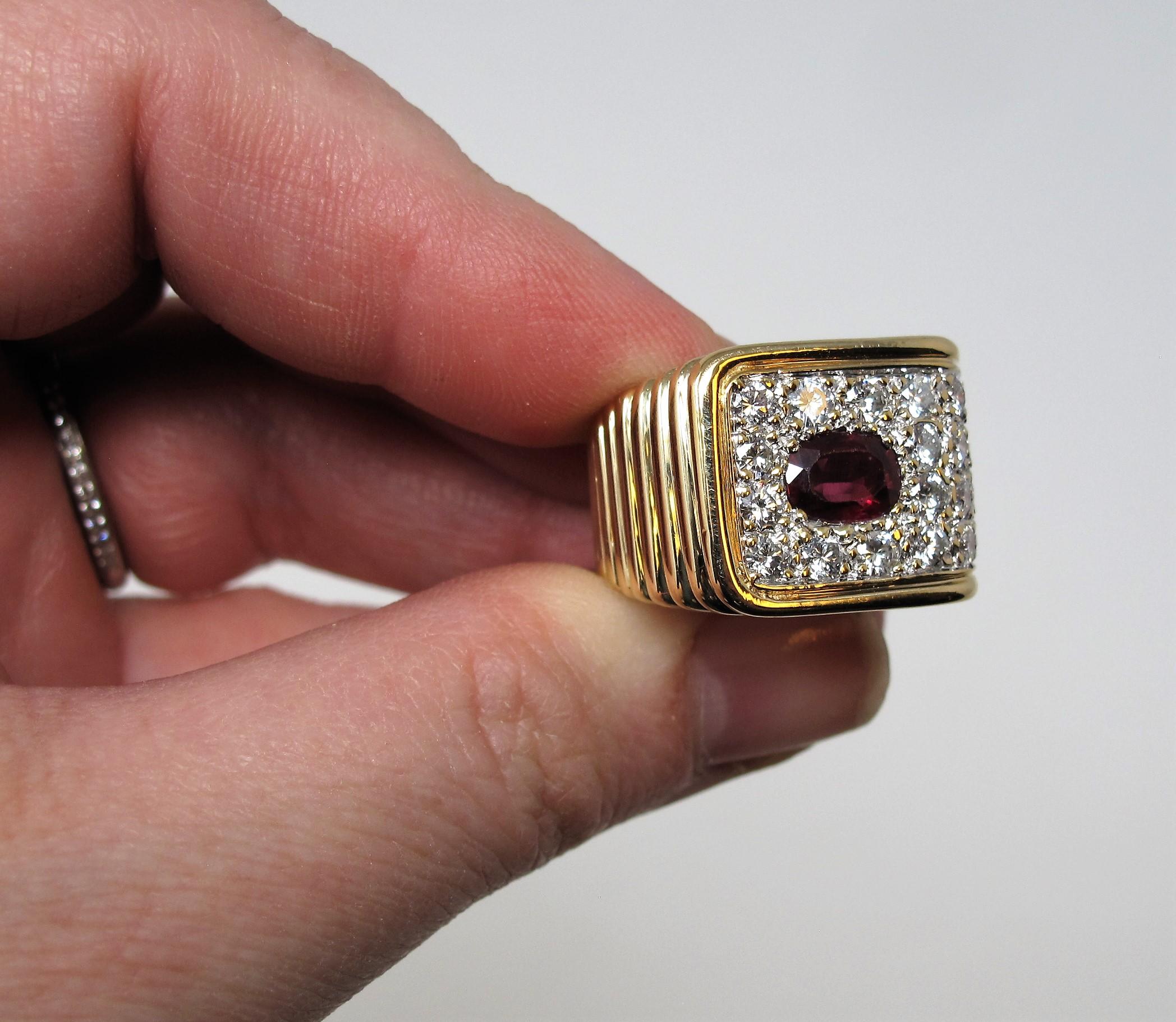 3.99 Carat Total Oval Ruby and Pave Diamond Square Band Ring 14 Karat Gold For Sale 3