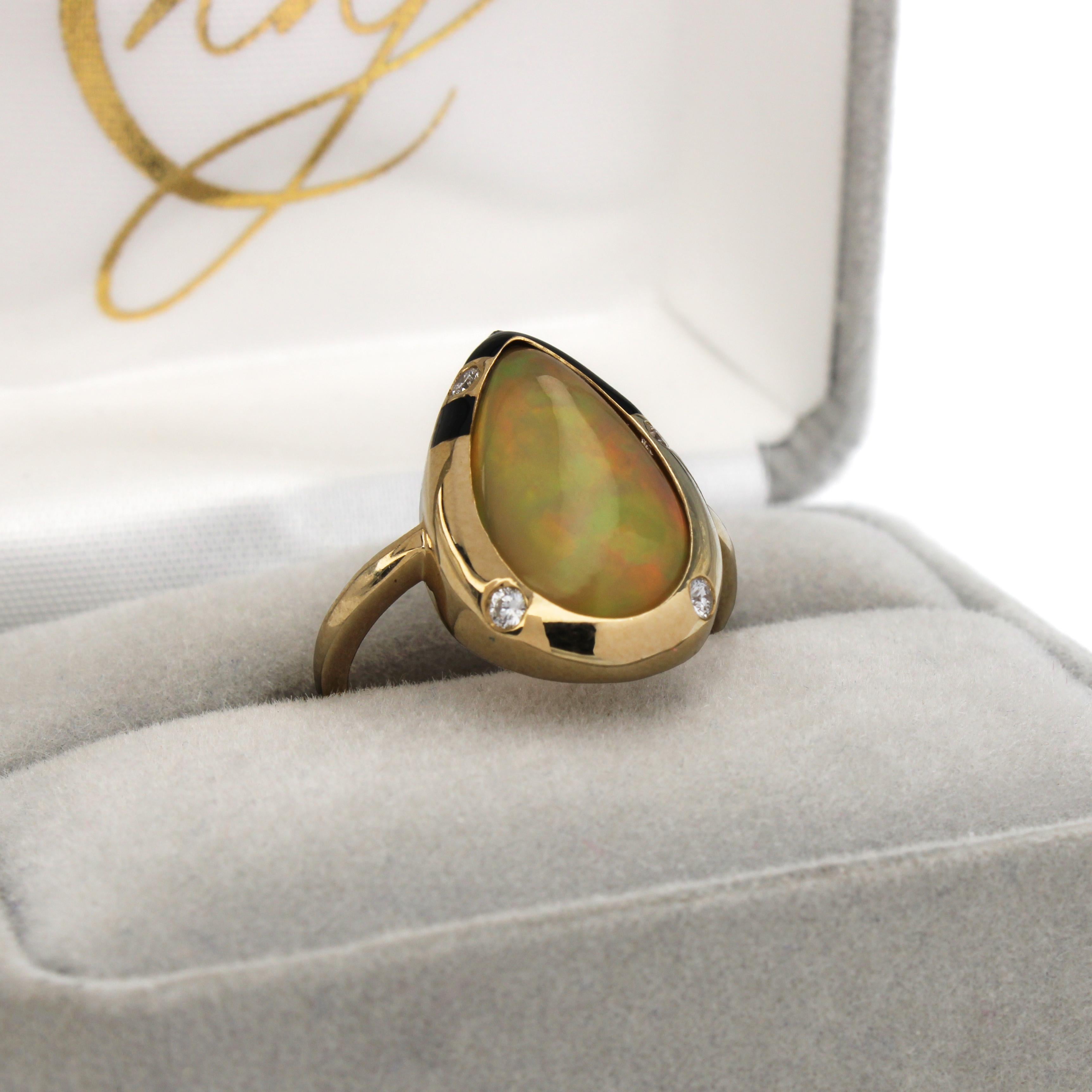 Anillo de ópalo etíope de 3,9 quilates con diamantes naturales y esmalte negro en oro macizo de 14 quilates Contemporáneo en venta
