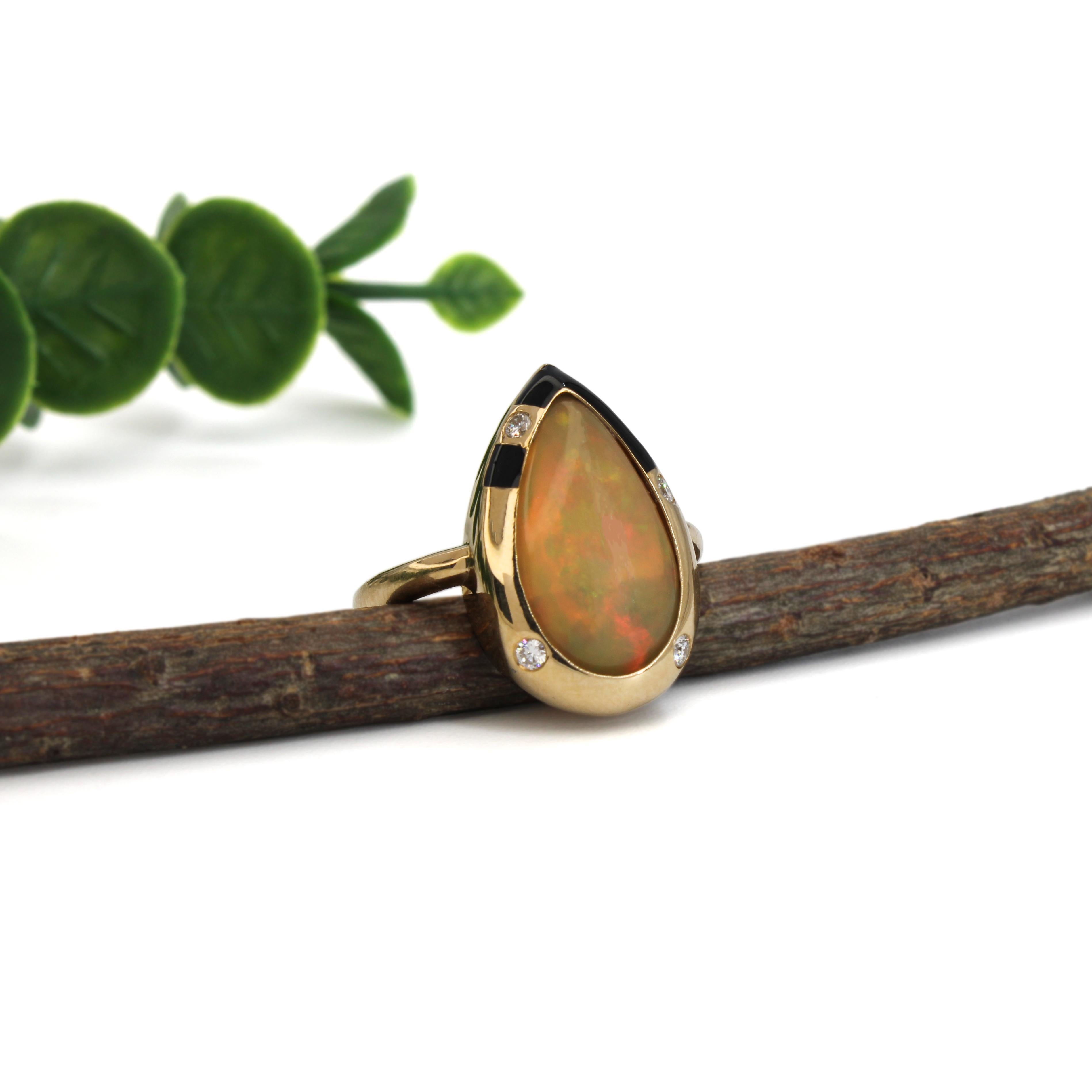 Anillo de ópalo etíope de 3,9 quilates con diamantes naturales y esmalte negro en oro macizo de 14 quilates Corte pera en venta