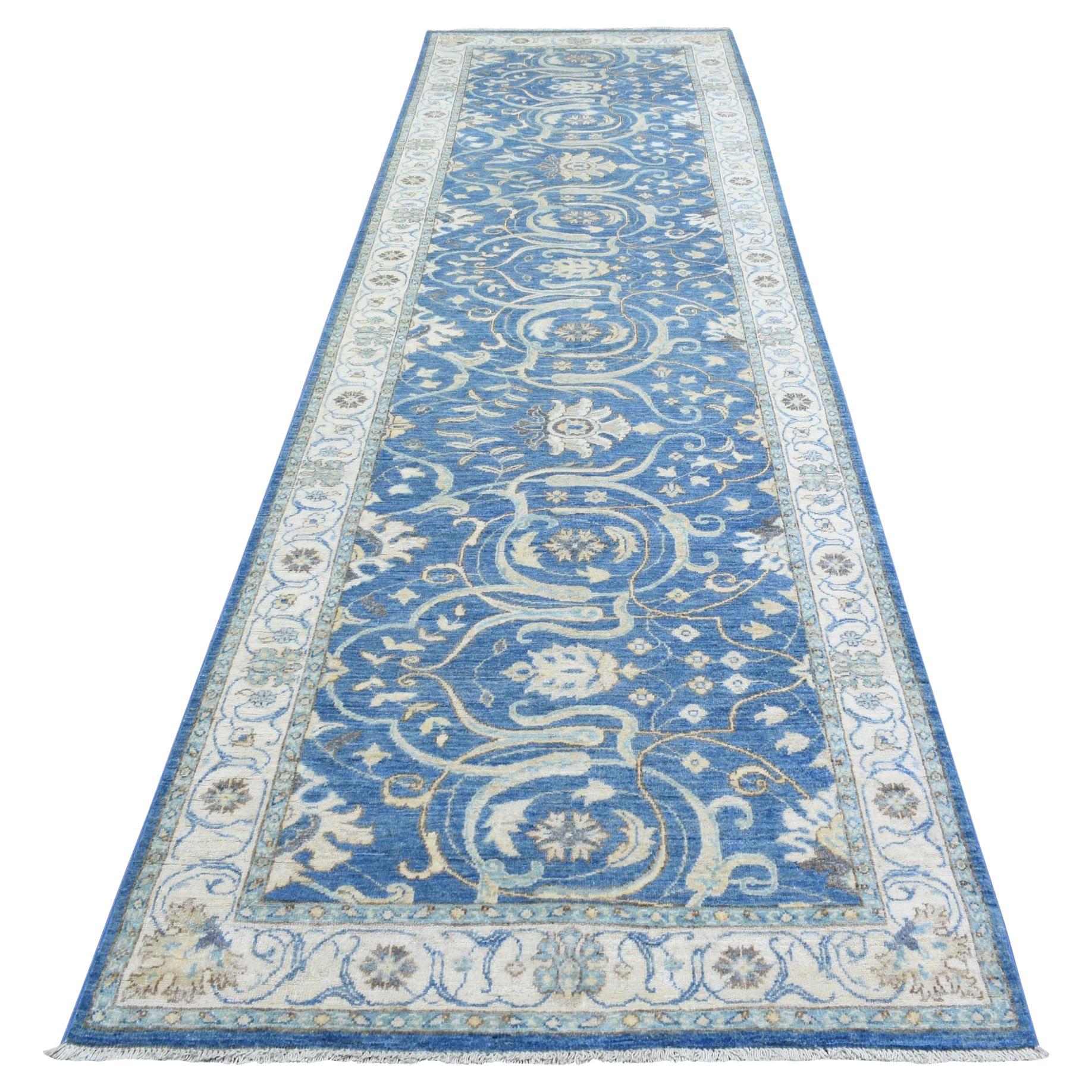 3'9 "x13'3" Sapphire Blue, Fine Peshawar Soft Wool Hand Knotted Wide Runner Rugs (Tappeto da corsa)