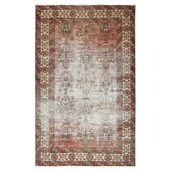 Alfombra Farsiana Shiraz vintage, de 3'9" x 6', en tonos terracota, de lana desgastada y anudada a mano