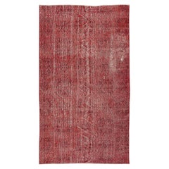 Handgefertigter roter überfärbter Vintage-Teppich aus Zentralanatolien