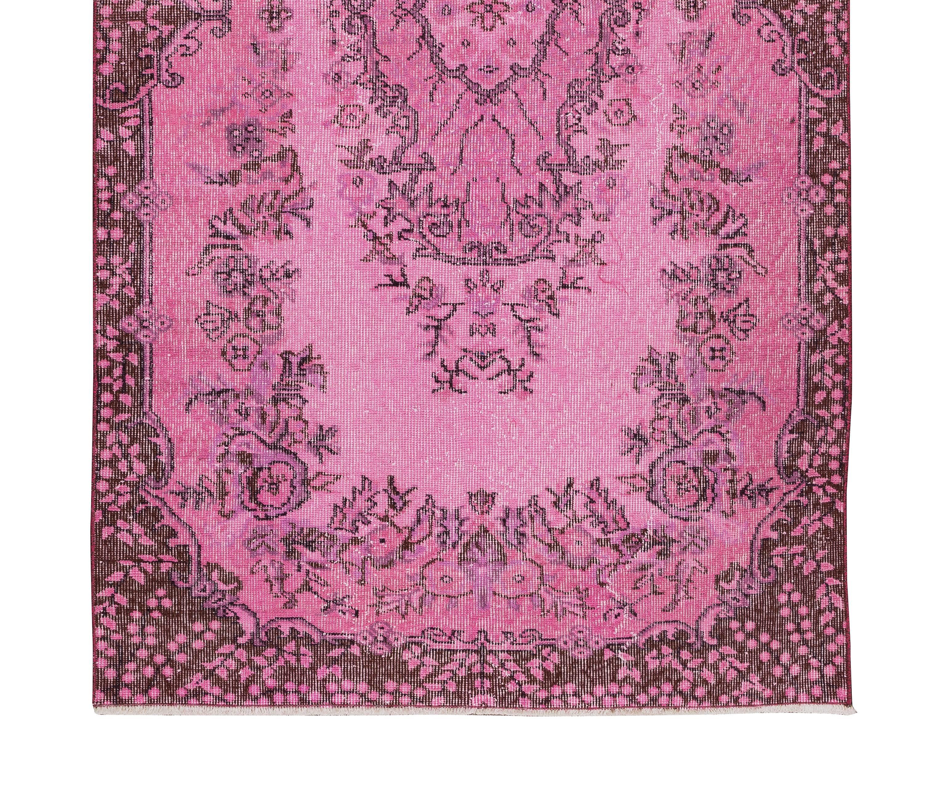 3.9x7.2 Ft Floral Medaillon Design Vintage Handgefertigter trkischer Teppich in Rosa Overdyed (Handgeknüpft) im Angebot