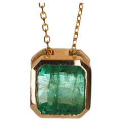 Pendentif solitaire 3ct 14K serti d'émeraudes et d'émeraudes taillées