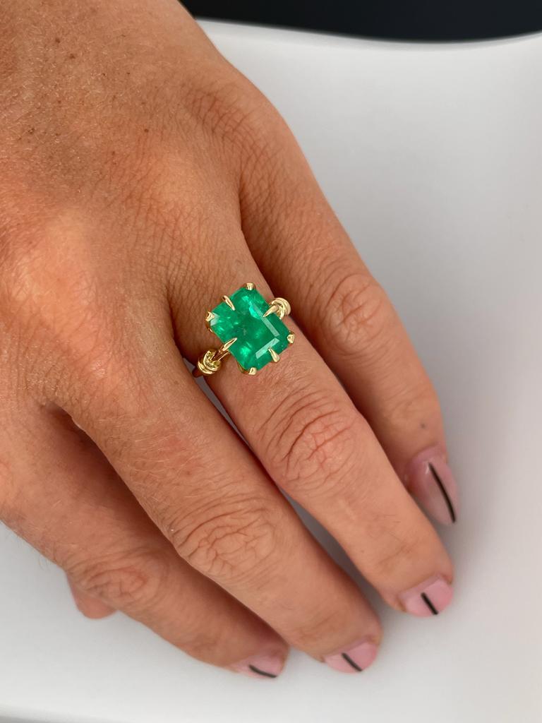 For Sale:  3ct Columbian Emerald Solitaire Ring in 18ct Yellow Gold and Diamond 10