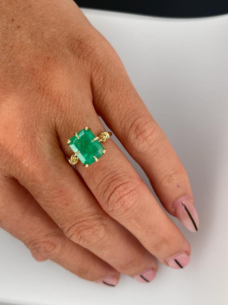 For Sale:  3ct Columbian Emerald Solitaire Ring in 18ct Yellow Gold and Diamond 11