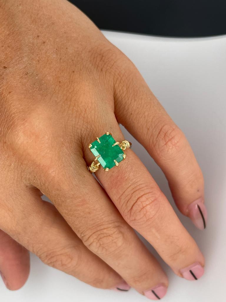 For Sale:  3ct Columbian Emerald Solitaire Ring in 18ct Yellow Gold and Diamond 3