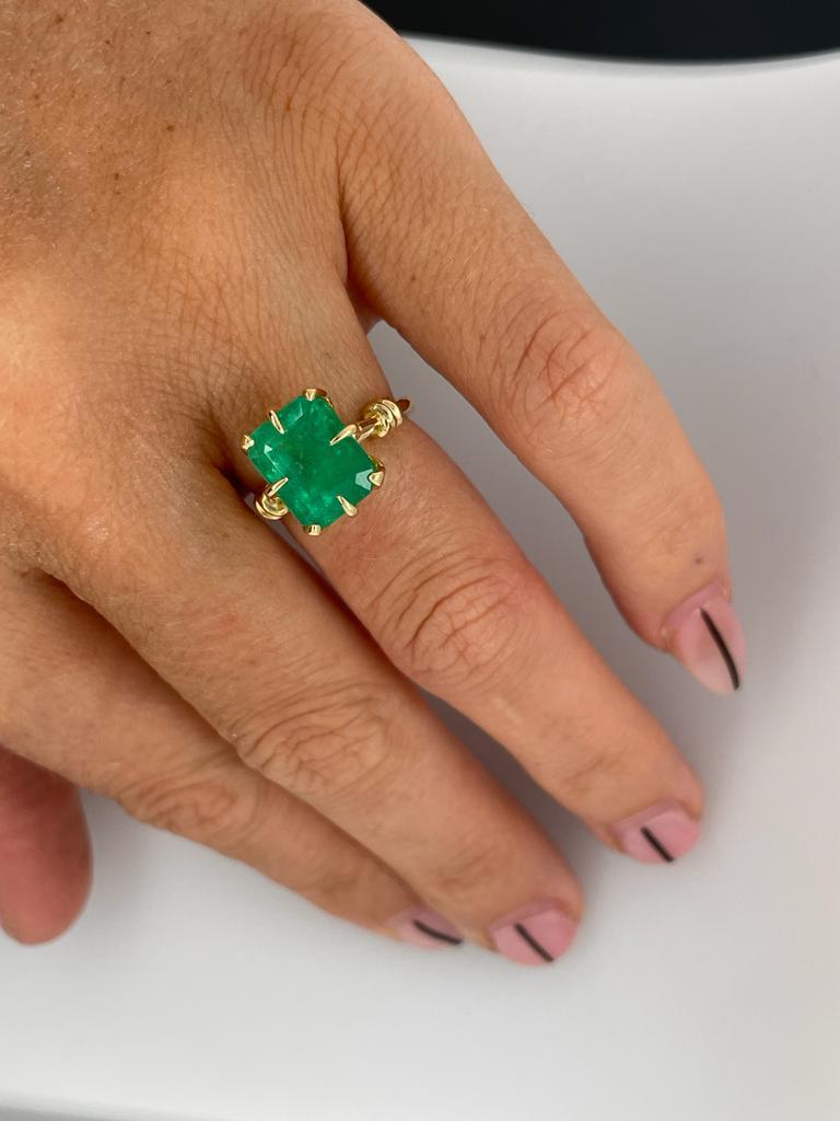 For Sale:  3ct Columbian Emerald Solitaire Ring in 18ct Yellow Gold and Diamond 4