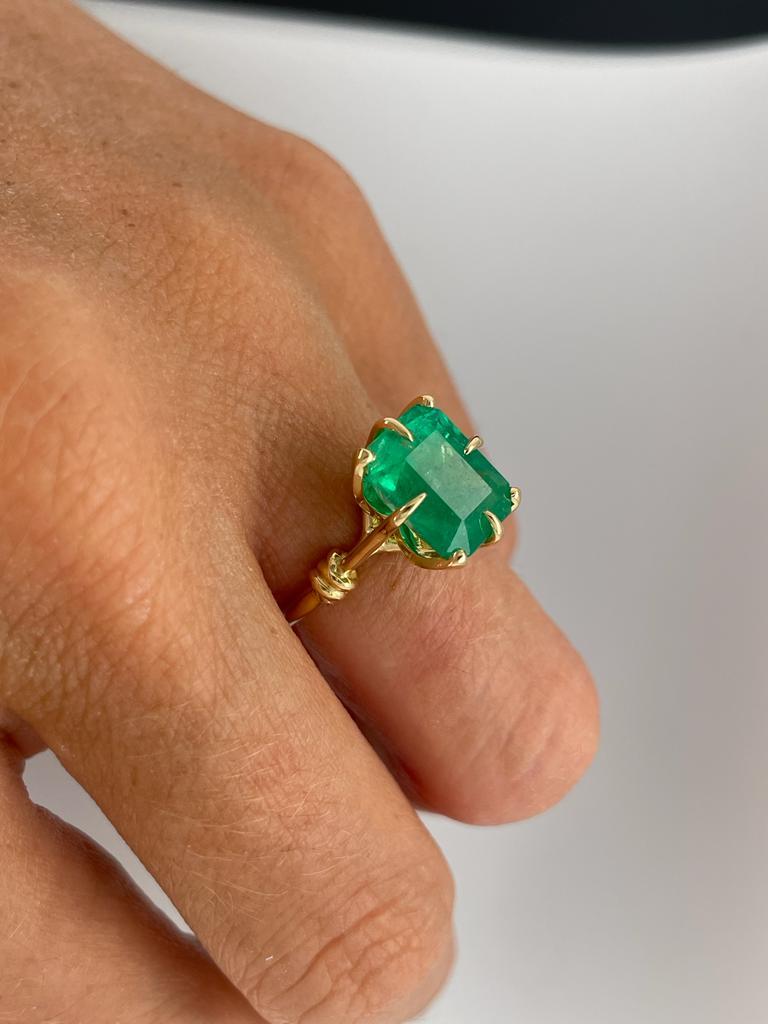 For Sale:  3ct Columbian Emerald Solitaire Ring in 18ct Yellow Gold and Diamond 5