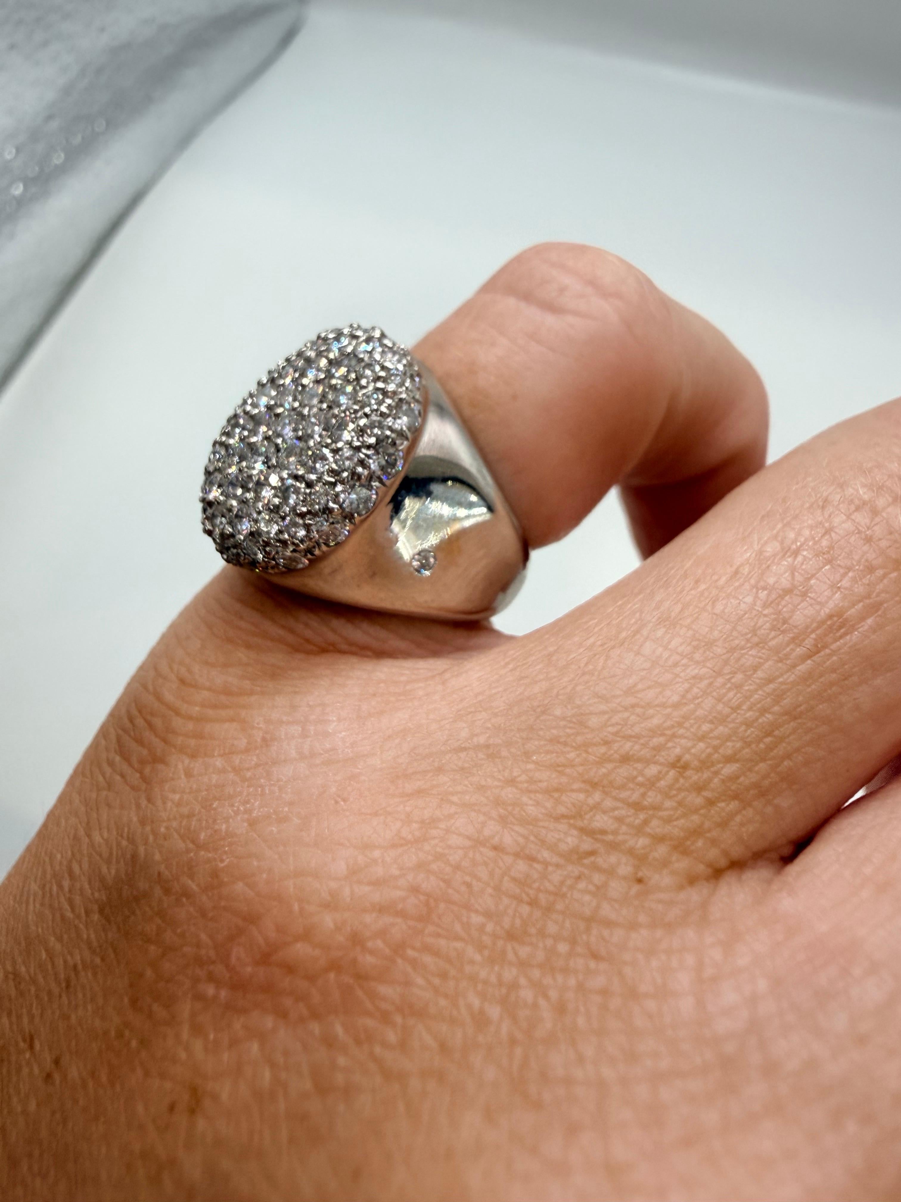 Anillo de diamantes 3ct Oro 18KT Diamantes engastados Pave en venta 4