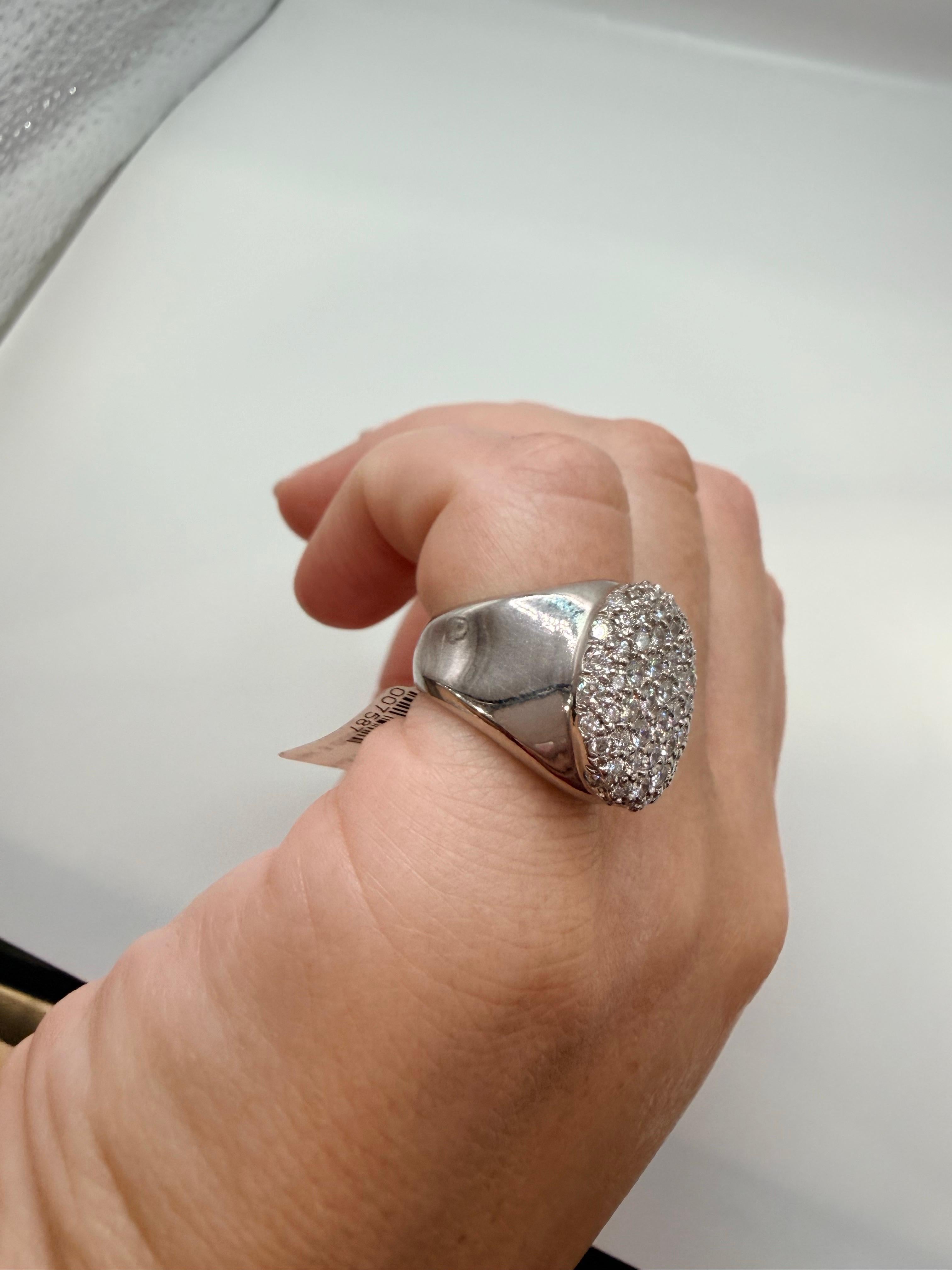 Anillo de diamantes 3ct Oro 18KT Diamantes engastados Pave en venta 5