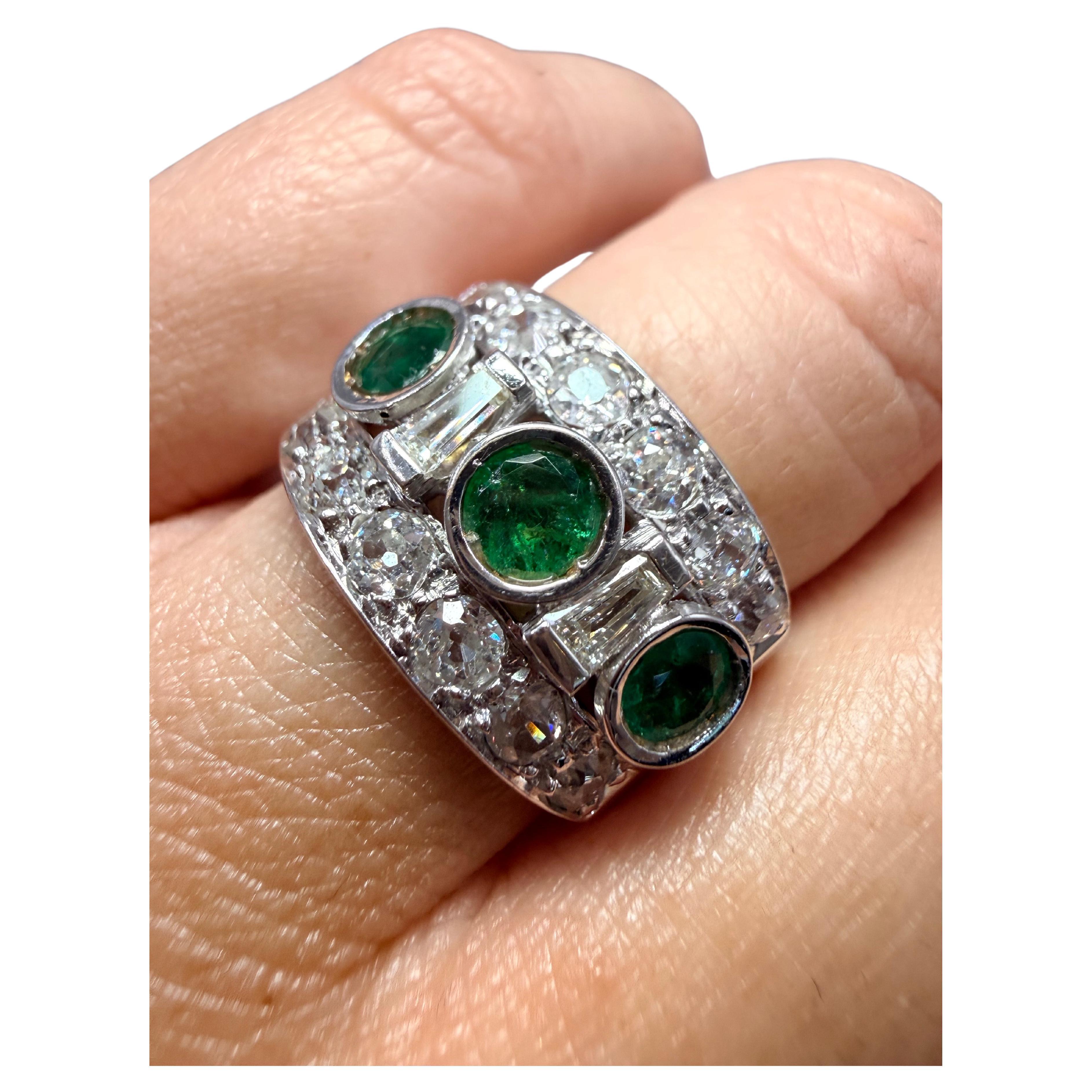 3ct Esmeralda diamante anillo de cóctel 18KT oro en venta