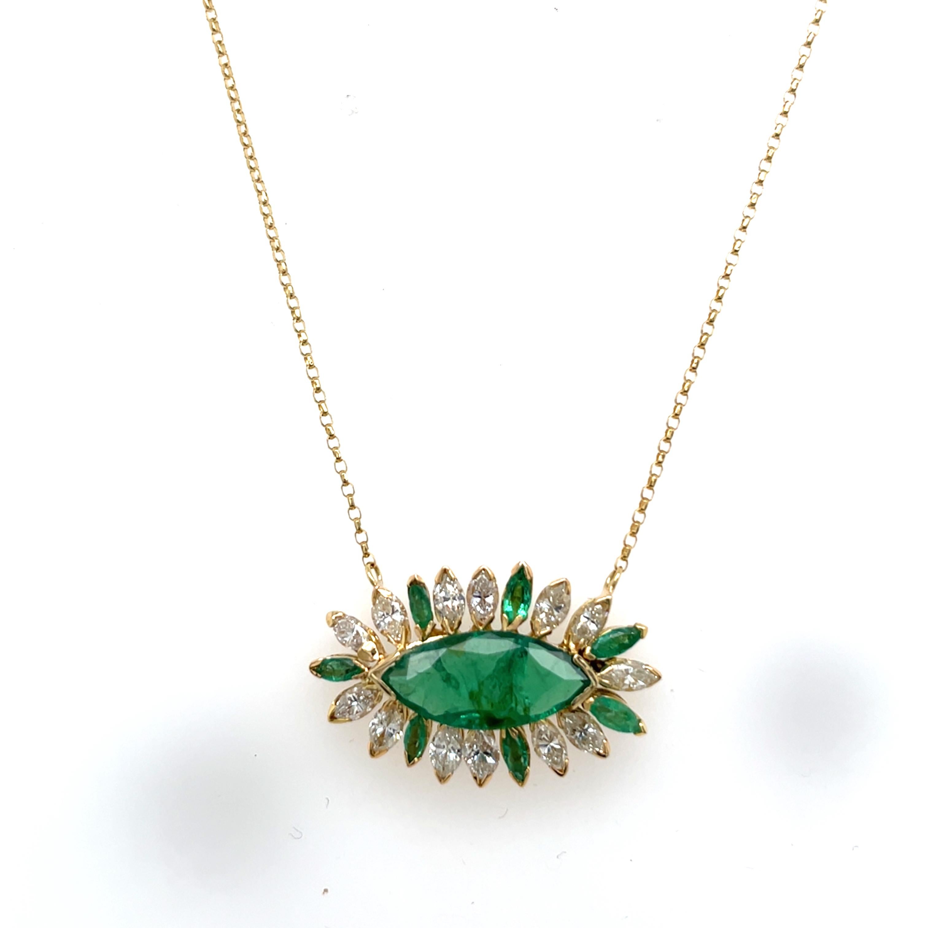 3ct Emerald & Diamond Pendant Set in 18ct Yellow Gold For Sale 1