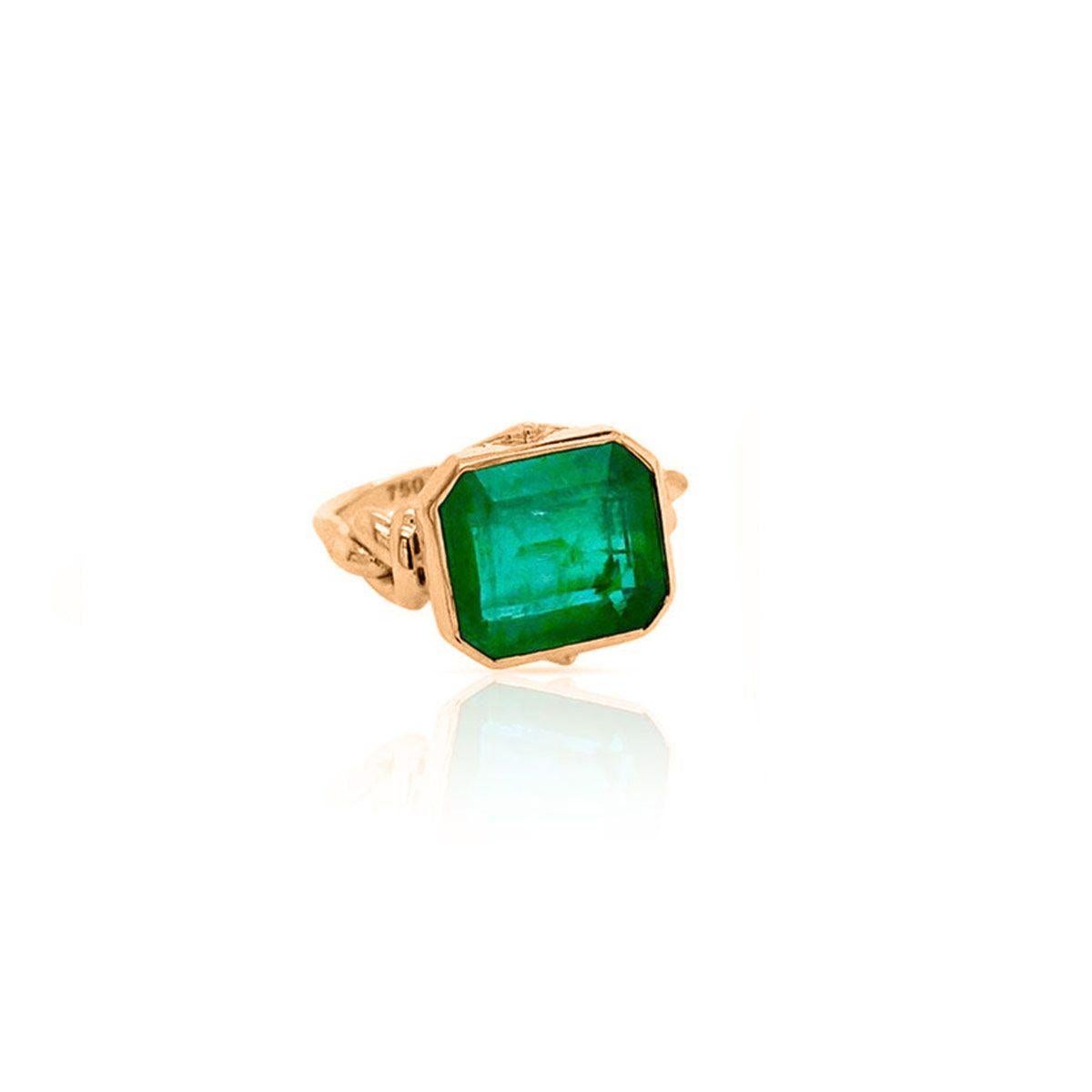 3ct Emerald Ring in 18ct Yellow Gold For Sale 3