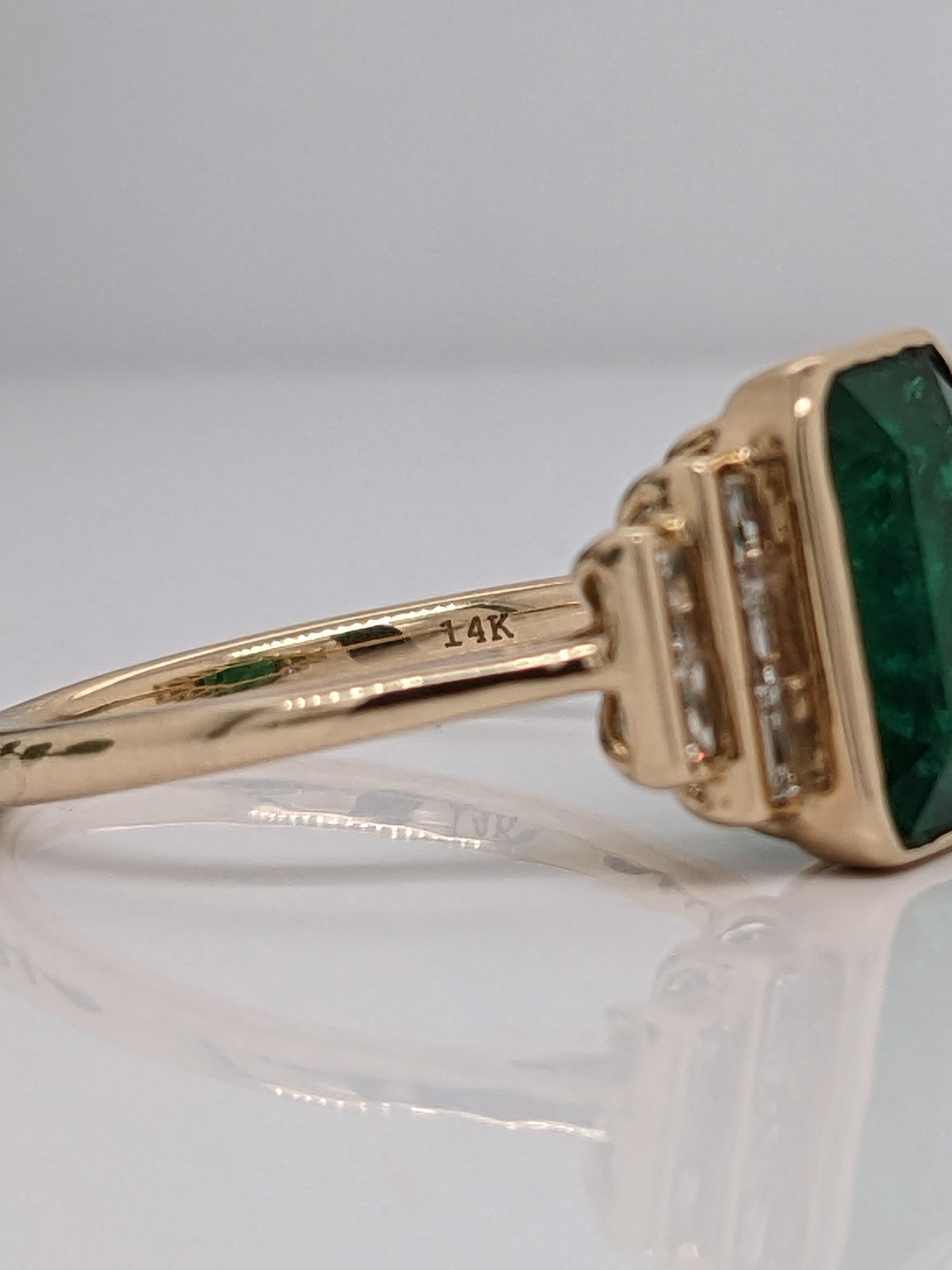 3ct Emerald Ring w Earth Mined Diamonds in Solid 14K Gold EM 10x7mm For Sale 2