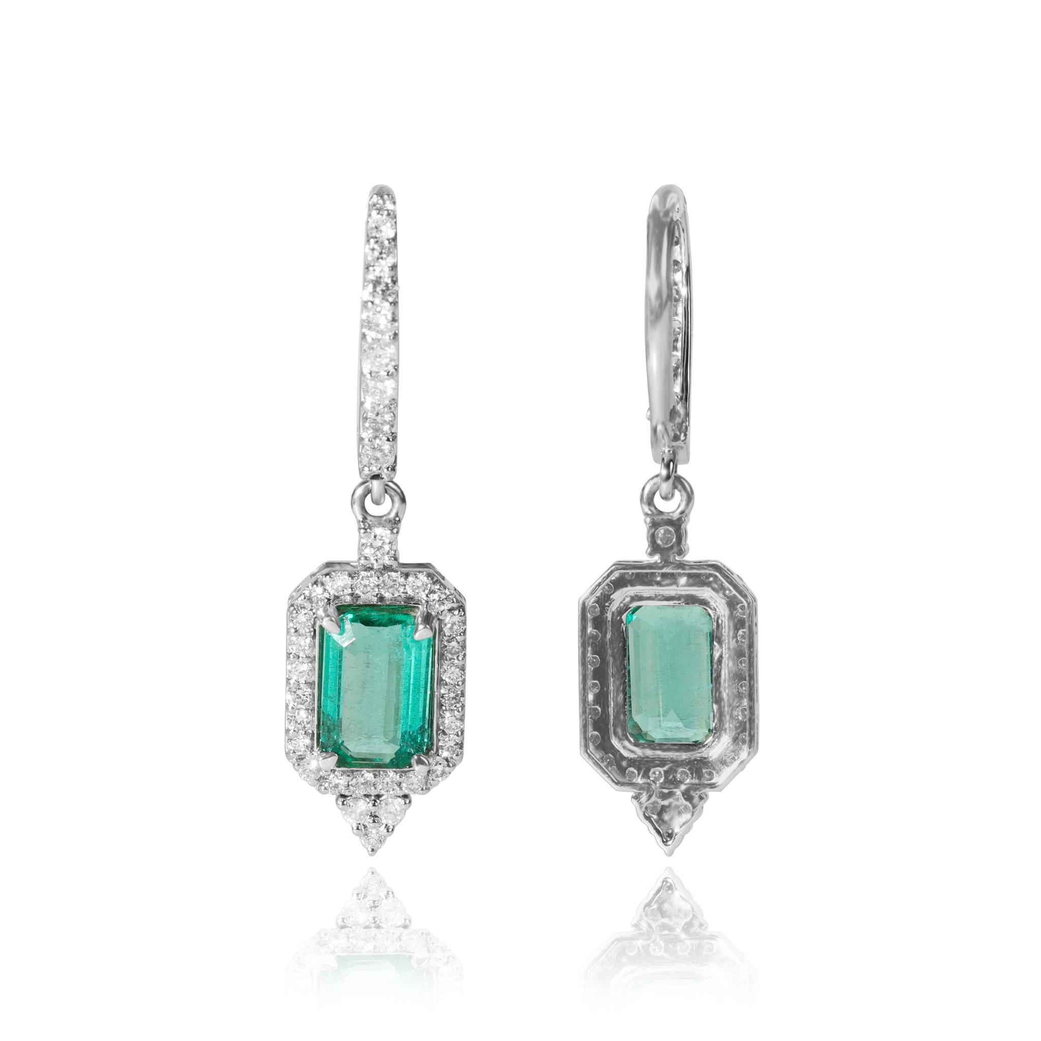 Art Deco 3ct Exceptional Natural Emerald Diamond Dangle Earrings, Halo Diamond 18k gold For Sale