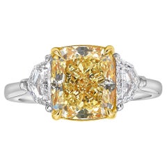 Anillo de compromiso de diamantes talla cojín amarillo fantasía de 3 ct