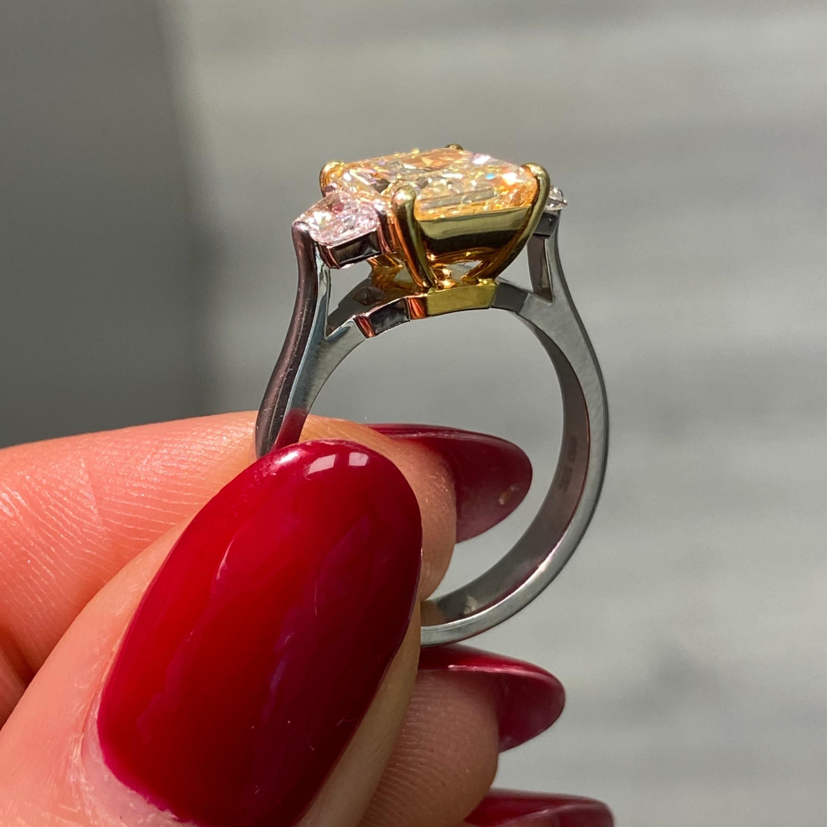 Women's 3ct Fancy Yellow Elongated Radiant Cut Diamond Engagement Ring For Sale