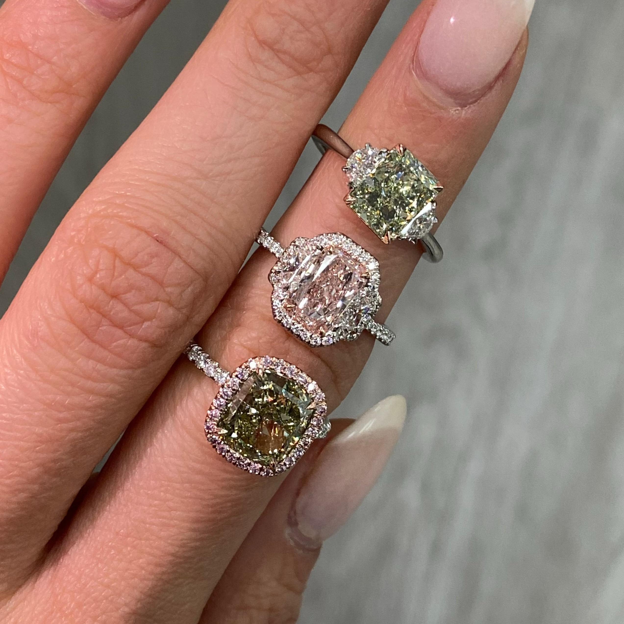 3ct Greenish Yellow Diamond Engagement Ring In New Condition For Sale In New York, NY