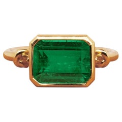 3ct Love Knot Emerald Ring in 18ct Yellow Gold
