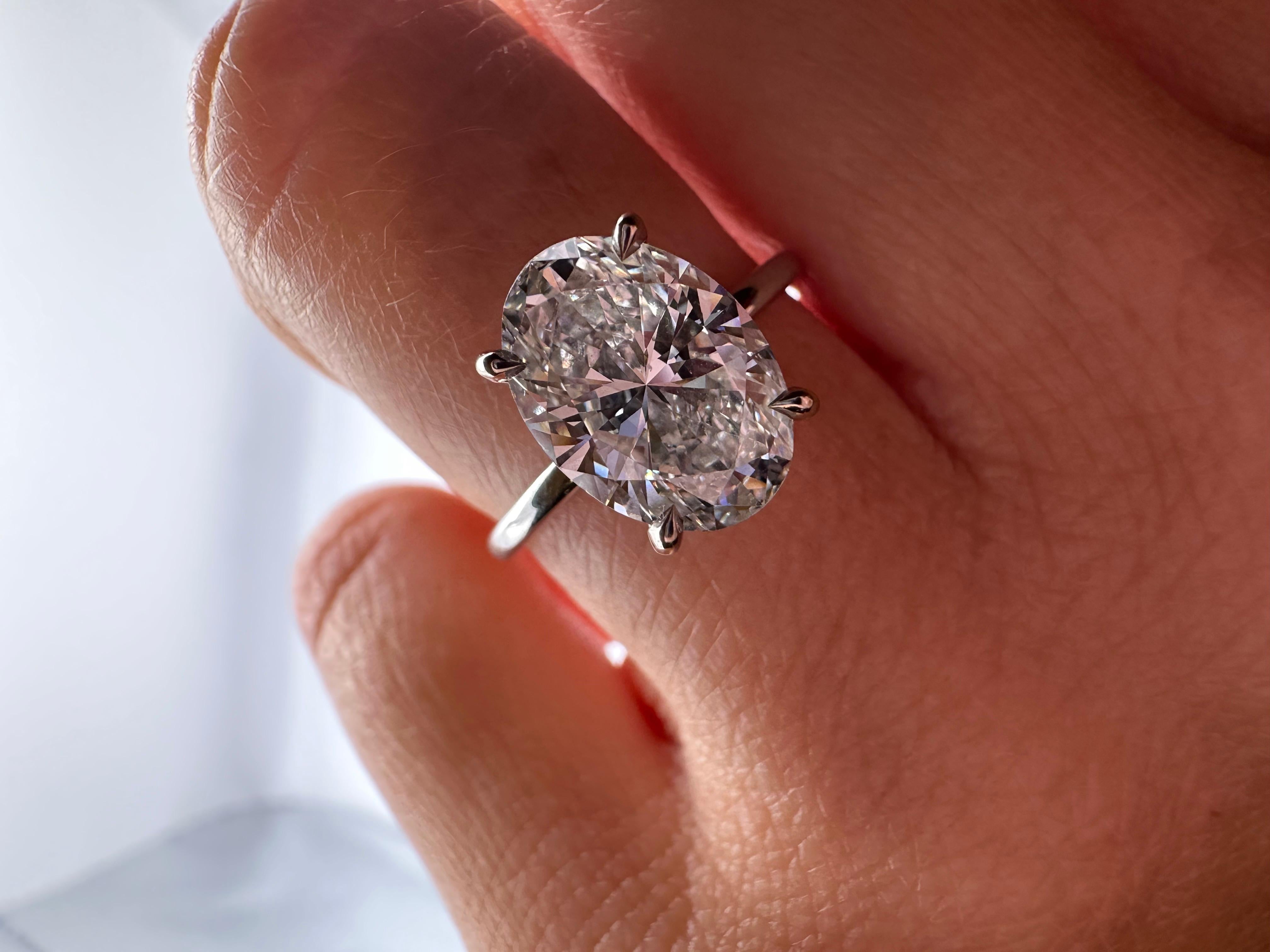 3ct Moissanite solitaire 18KT white gold In New Condition For Sale In Boca Raton, FL