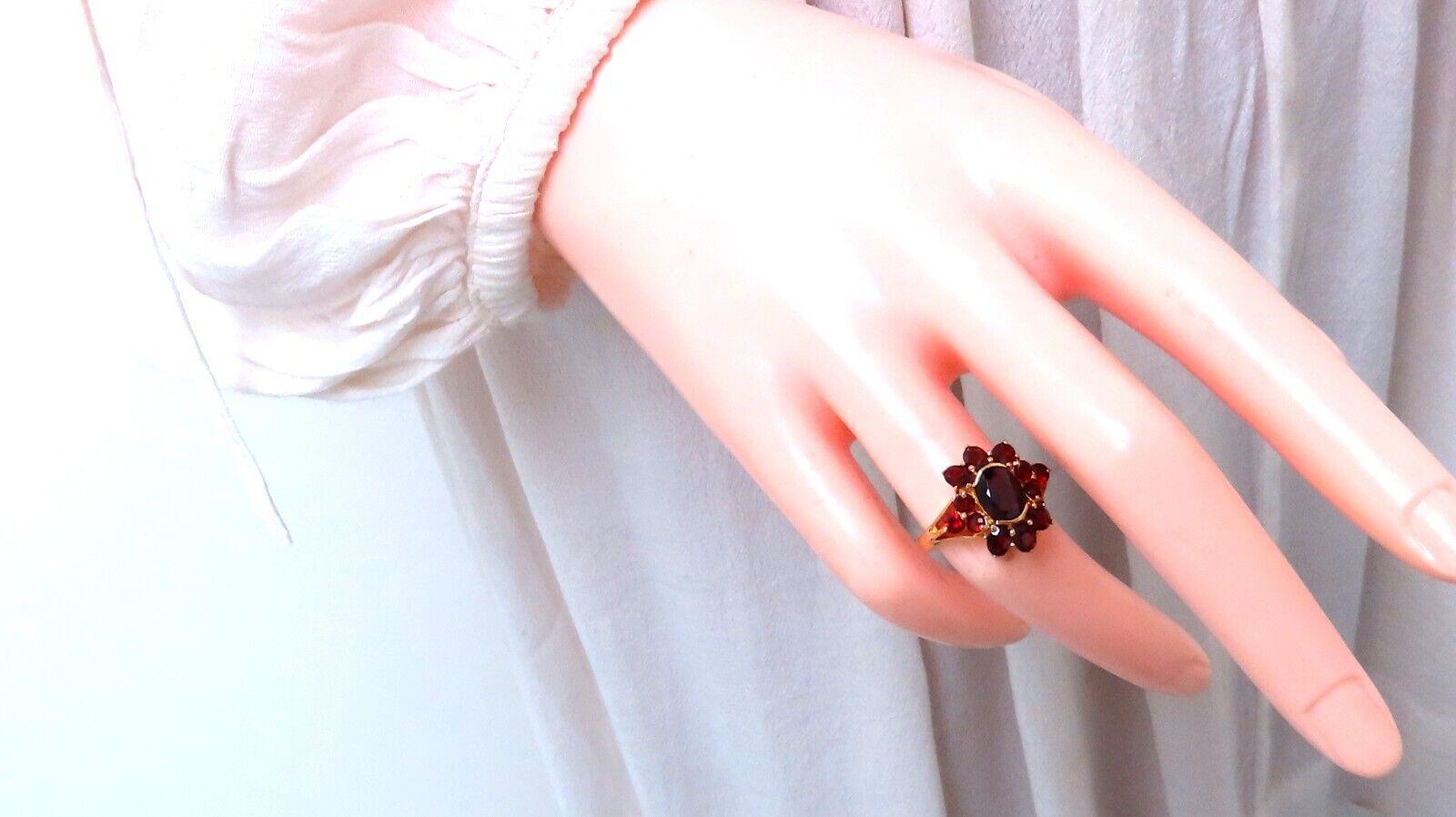 3ct Natural Garnet Cluster Ring 14kt Gold In New Condition For Sale In New York, NY