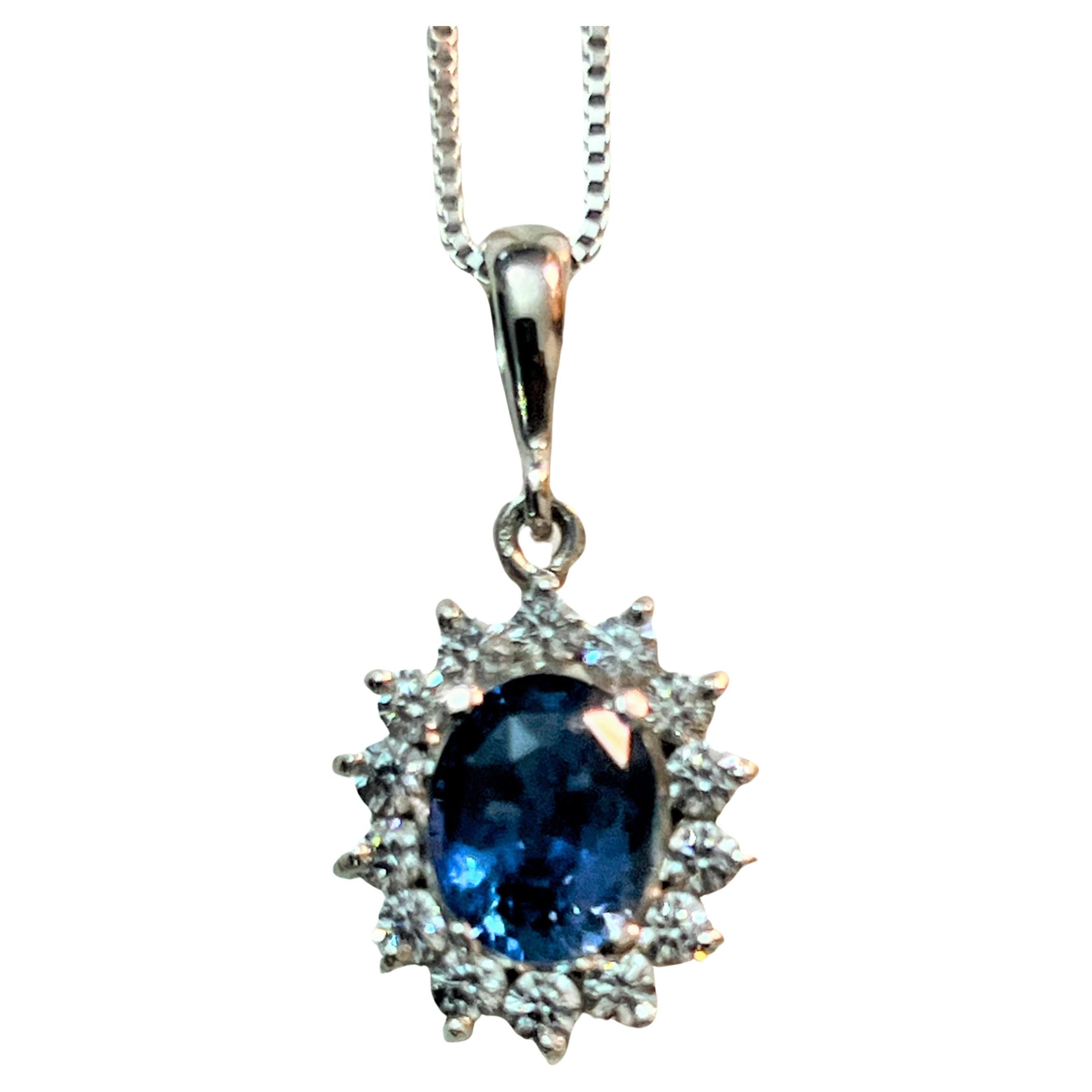 Women's or Men's 3ct Oval Cut Natural Blue Sapphire Pendant Necklace For Sale
