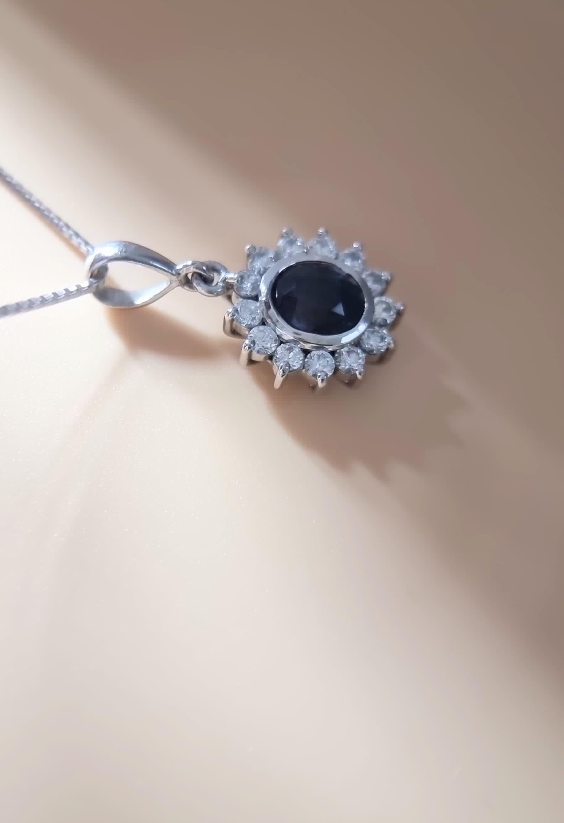 3.4ct Round Blue Sapphire Necklace Pendant For Sale 5